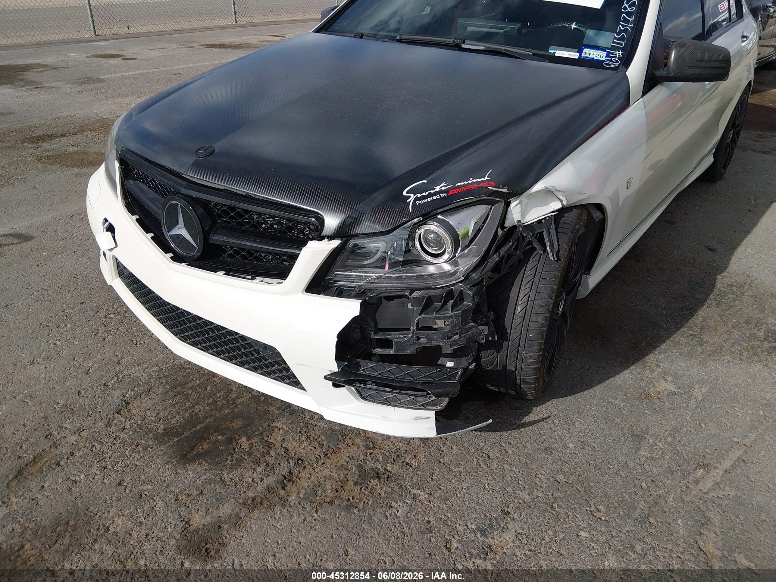 2013 Mercedes-benz C 250 Sport White vin: WDDGF4HB6DA778979
