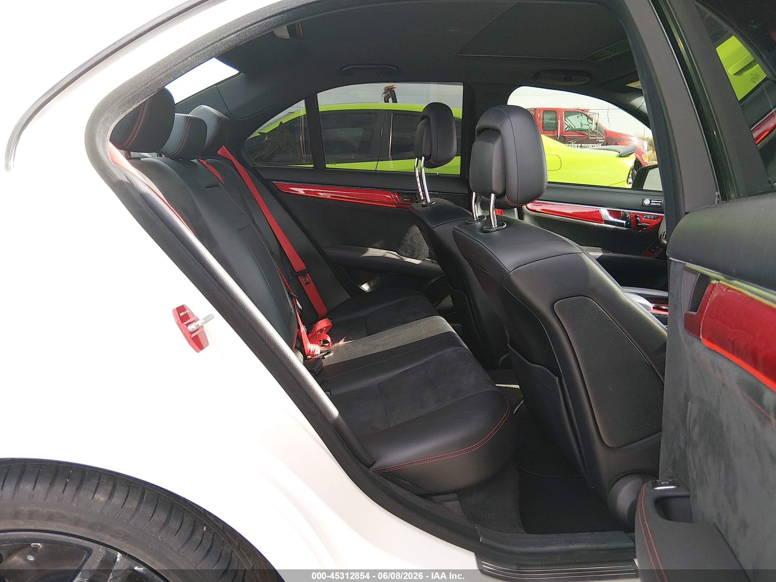 2013 Mercedes-benz C 250 Sport White vin: WDDGF4HB6DA778979