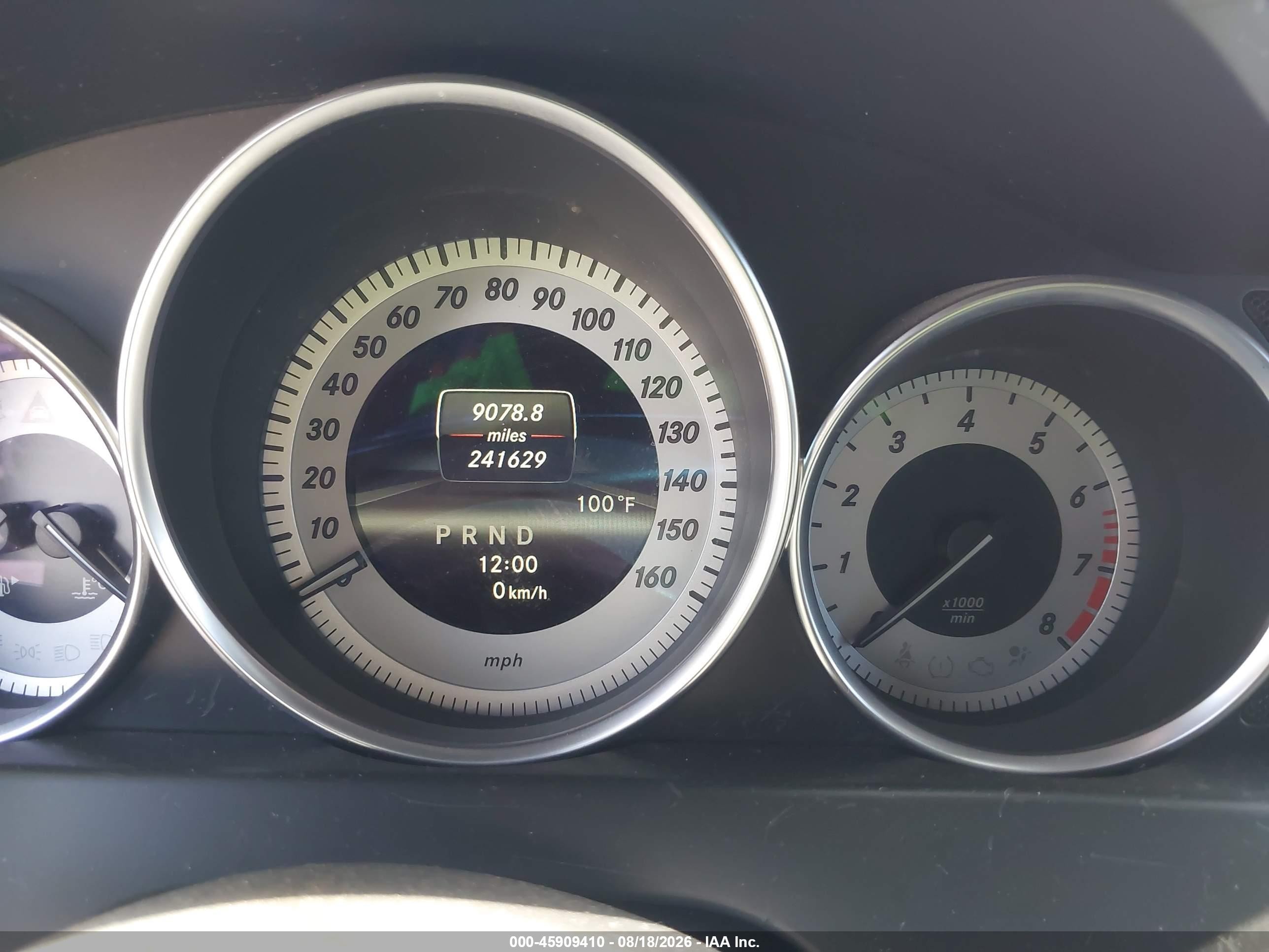 2013 Mercedes-benz C 250 Sport Красный vin: WDDGF4HB6DA780635