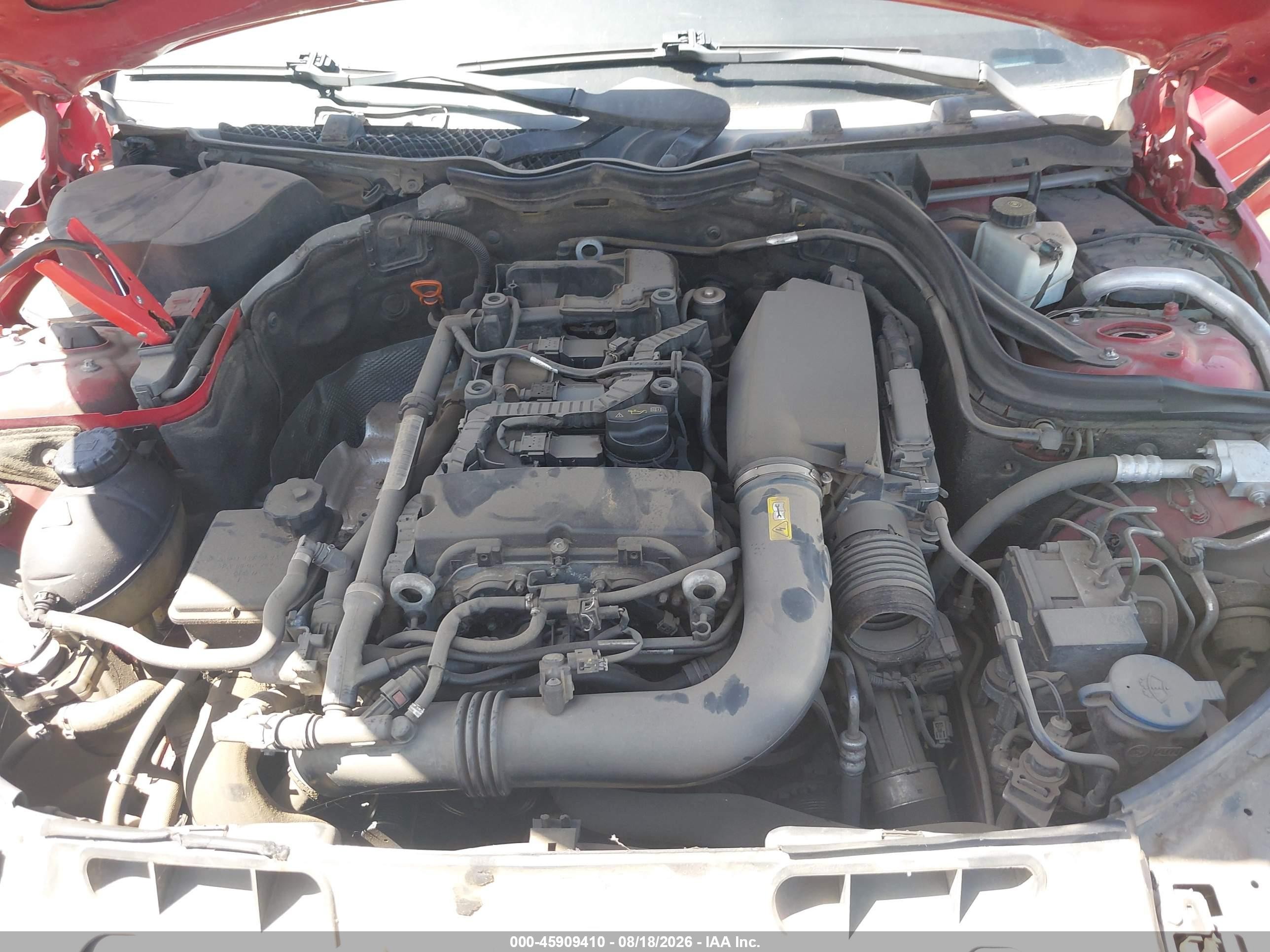 2013 Mercedes-benz C 250 Sport Красный vin: WDDGF4HB6DA780635