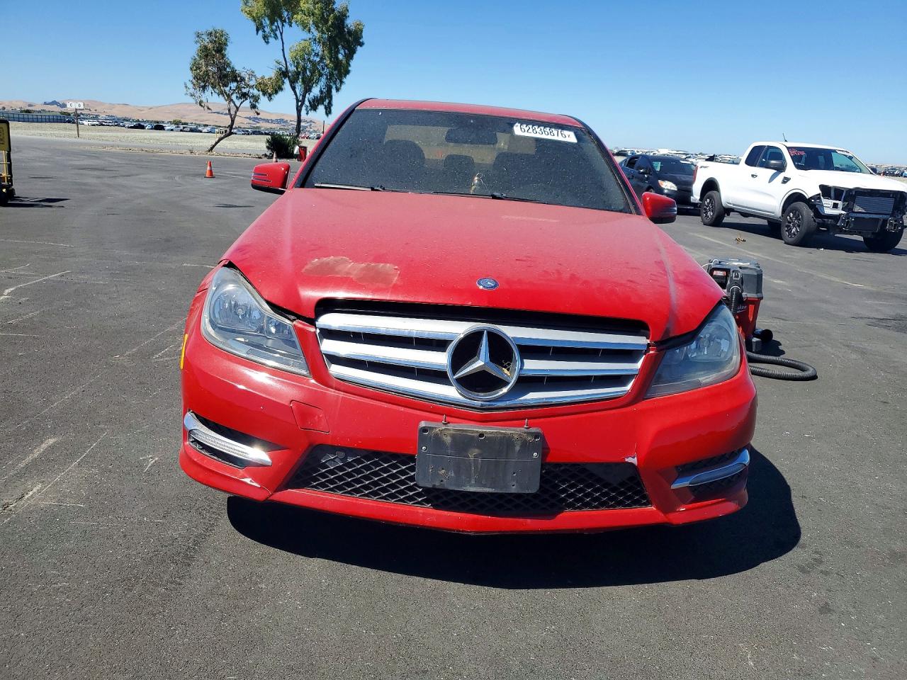2013 Mercedes-benz C 250 Красный vin: WDDGF4HB6DR266186
