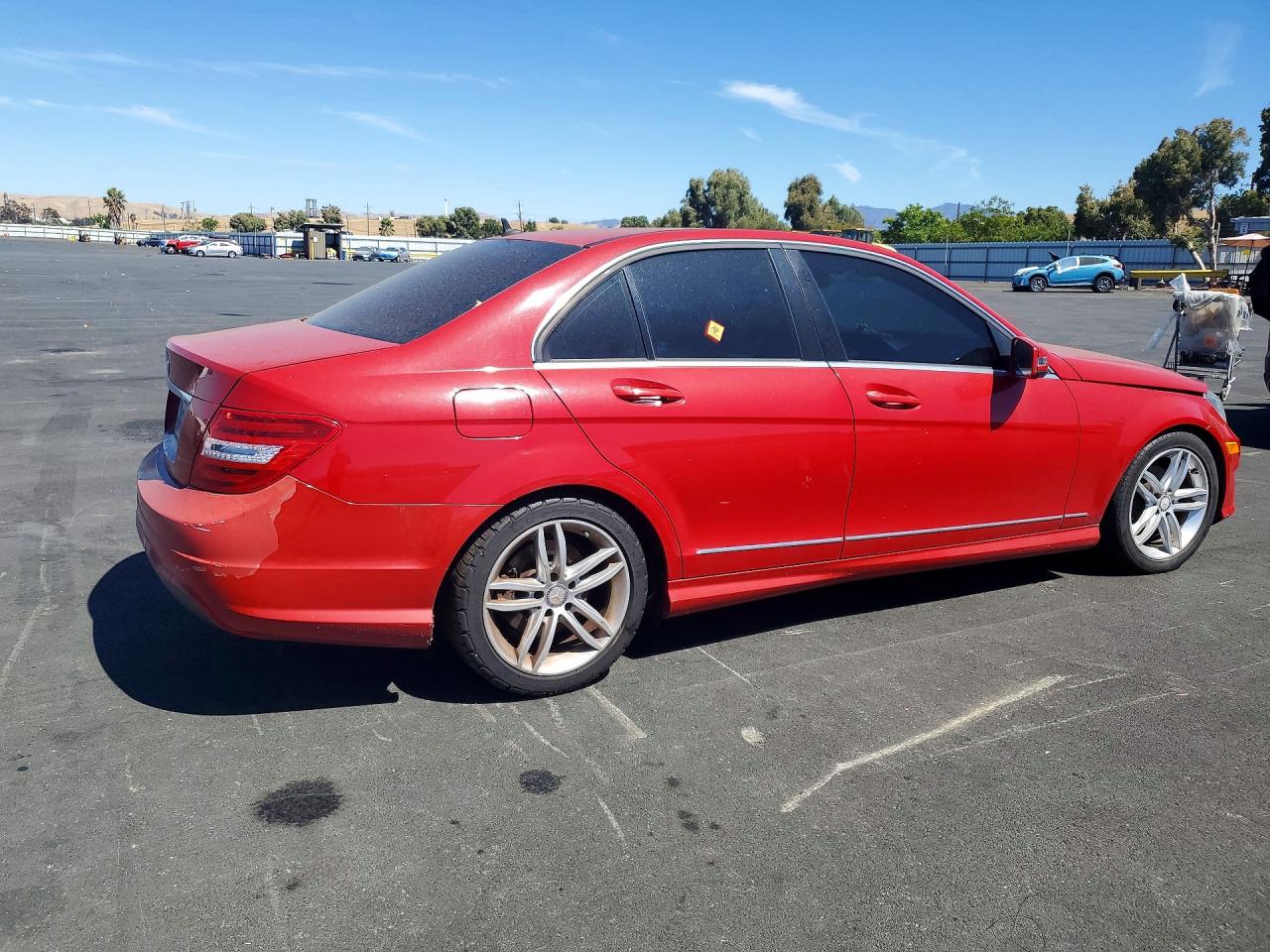 2013 Mercedes-benz C 250 Красный vin: WDDGF4HB6DR266186