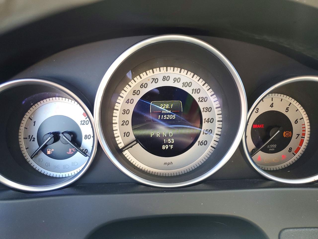 2013 Mercedes-benz C 250 Красный vin: WDDGF4HB6DR266186