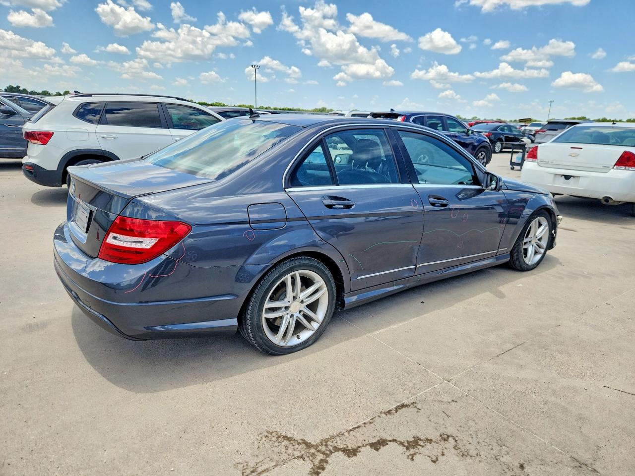 2013 Mercedes-benz C 250 Серый vin: WDDGF4HB6DR266348