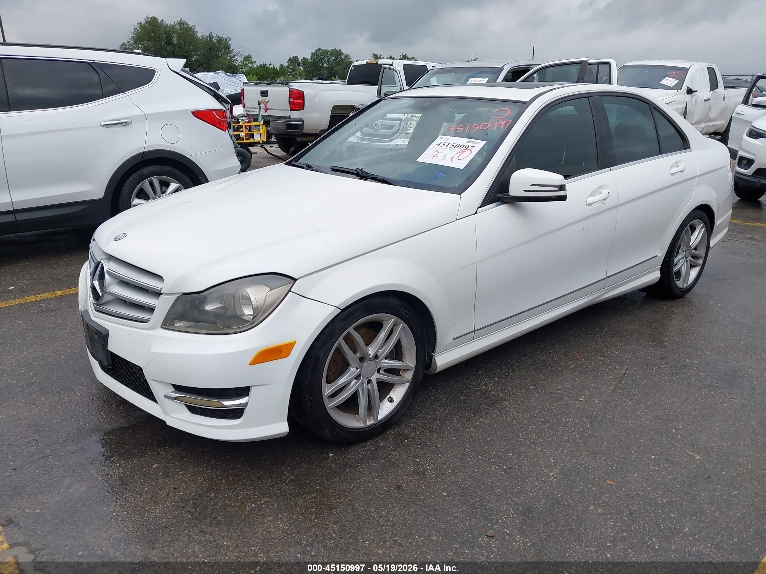 2013 Mercedes-benz C 250 Sport White vin: WDDGF4HB6DR266656