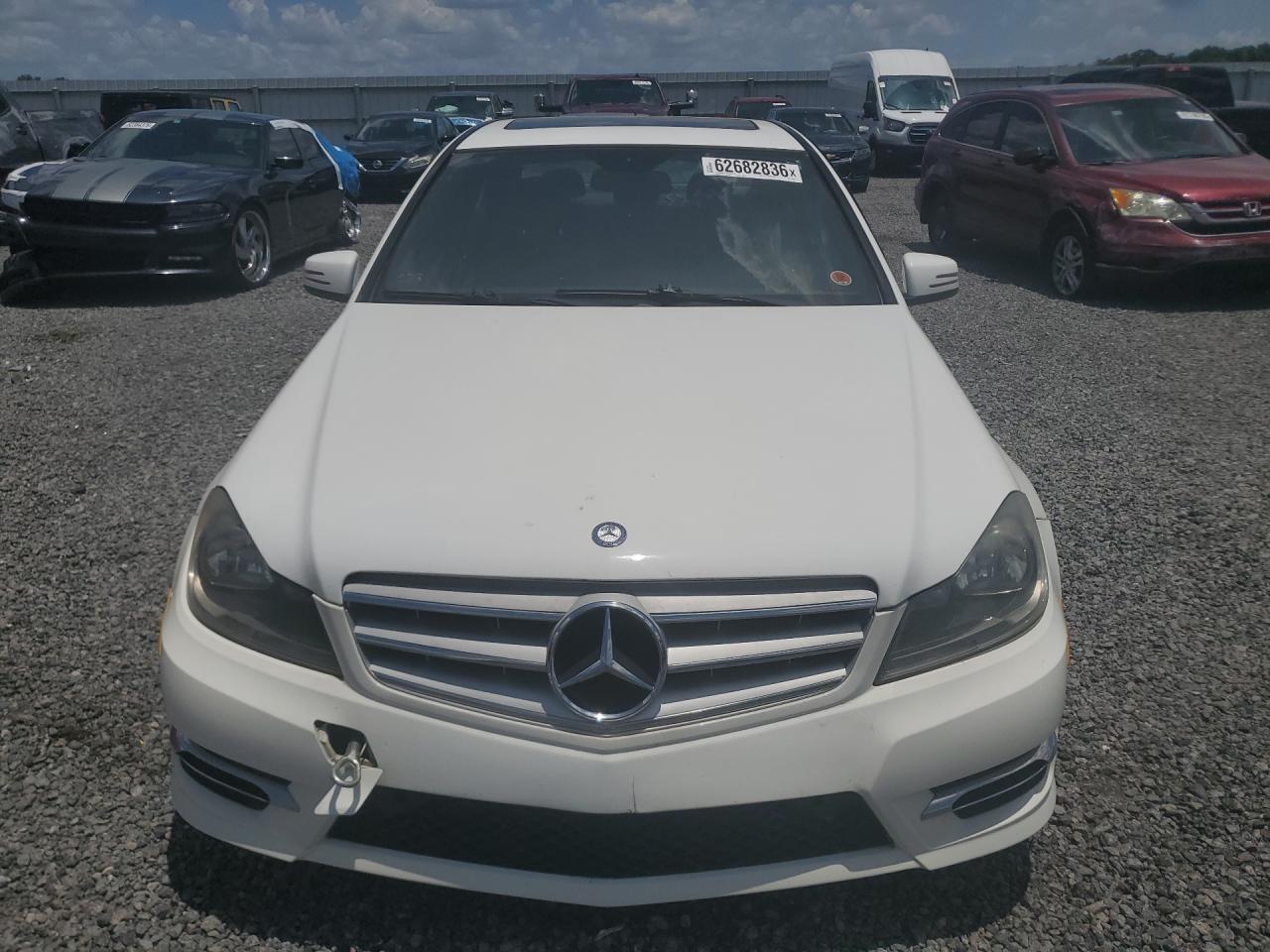 2013 Mercedes-benz C 250 White vin: WDDGF4HB6DR266978