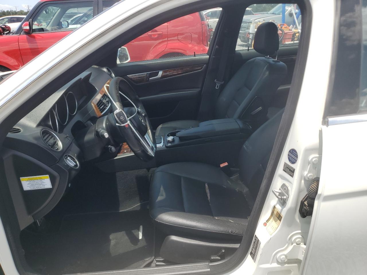 2013 Mercedes-benz C 250 White vin: WDDGF4HB6DR266978