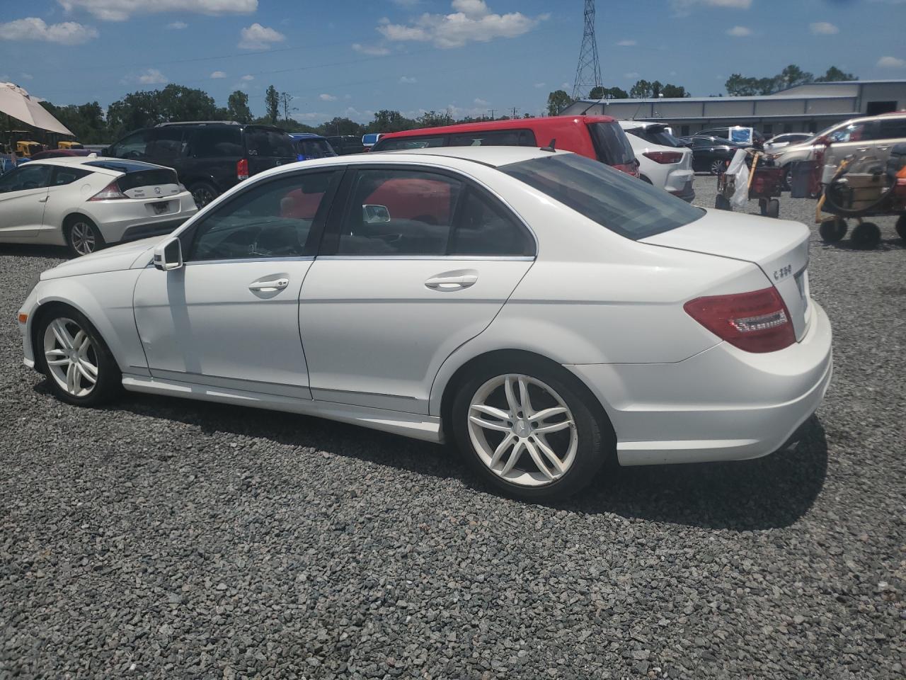 2013 Mercedes-benz C 250 White vin: WDDGF4HB6DR266978