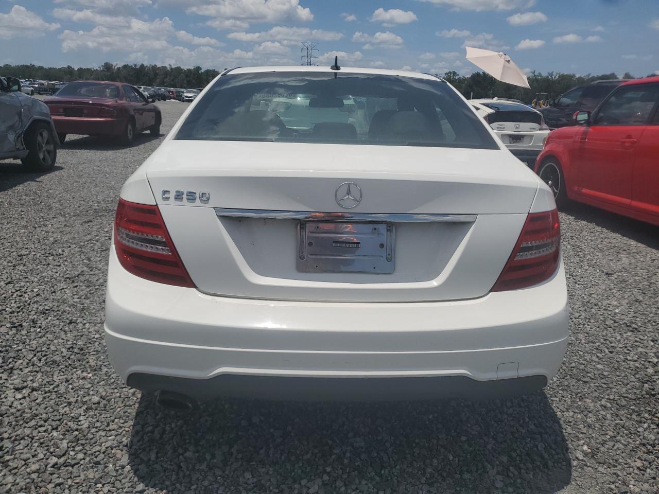 2013 Mercedes-benz C 250 White vin: WDDGF4HB6DR266978