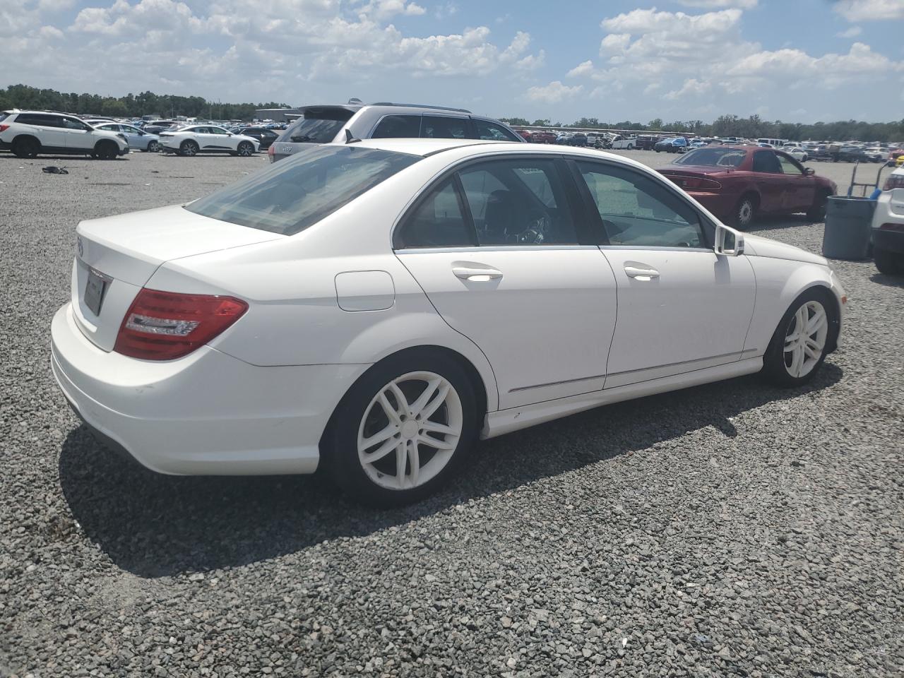 2013 Mercedes-benz C 250 White vin: WDDGF4HB6DR266978
