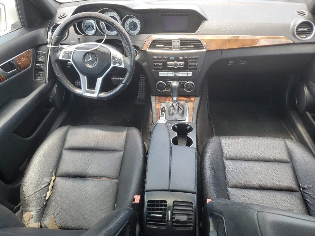 2013 Mercedes-benz C 250 White vin: WDDGF4HB6DR266978