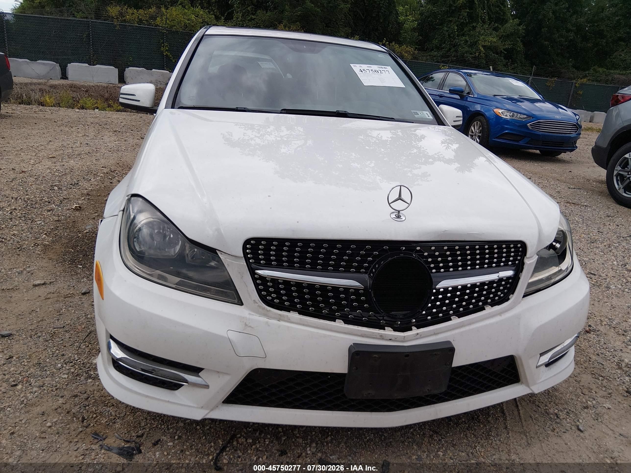 2013 Mercedes-benz C 250 Sport White vin: WDDGF4HB6DR276135