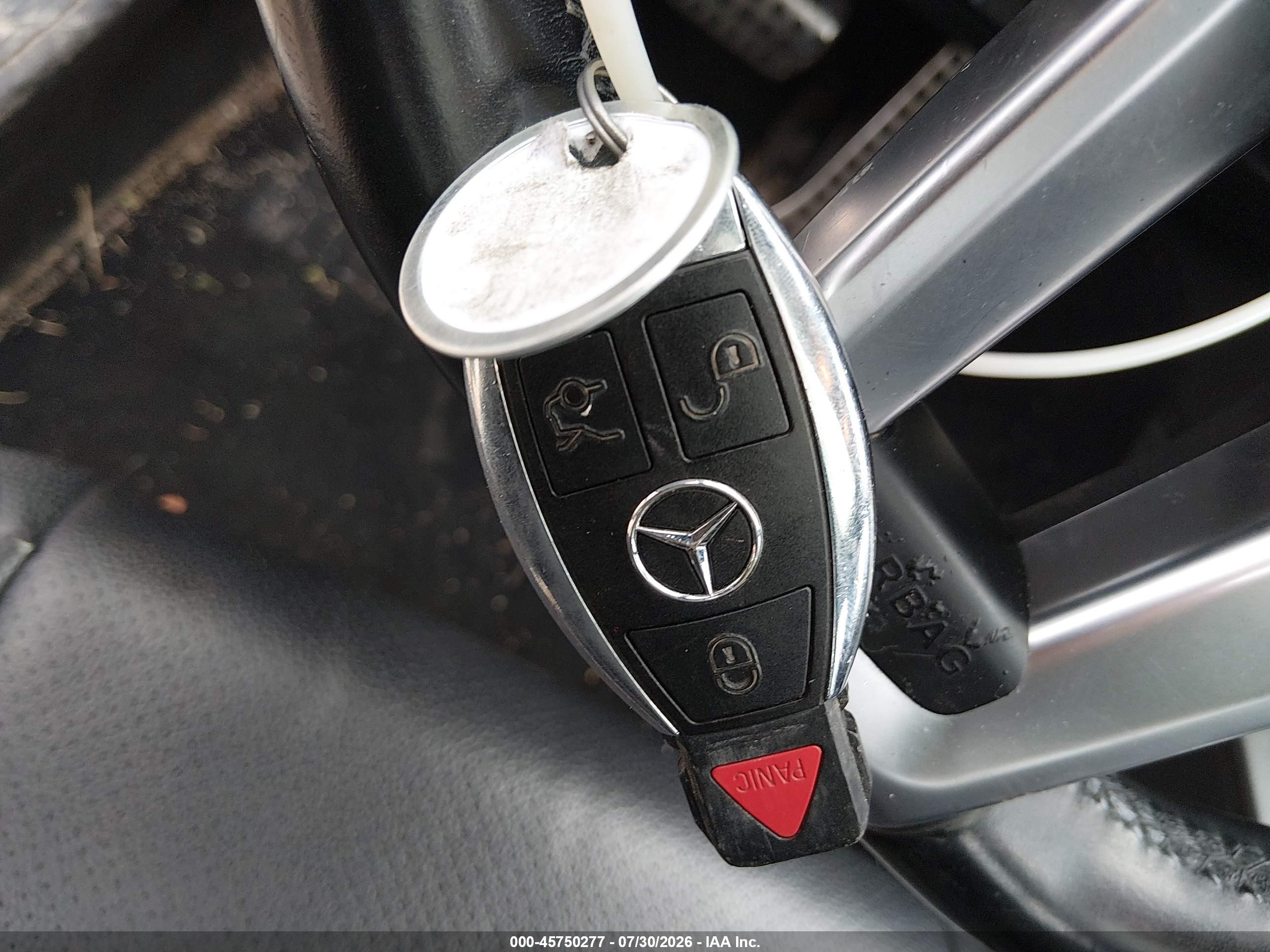 2013 Mercedes-benz C 250 Sport White vin: WDDGF4HB6DR276135