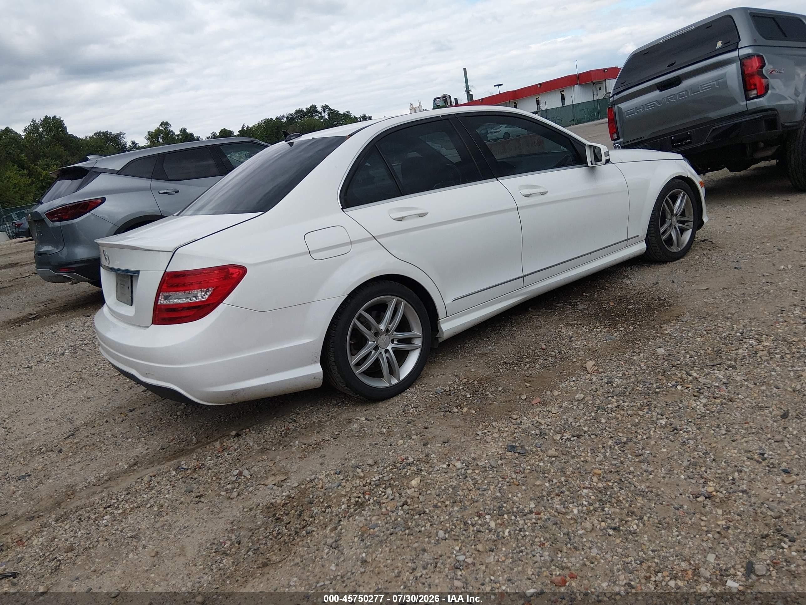 2013 Mercedes-benz C 250 Sport White vin: WDDGF4HB6DR276135