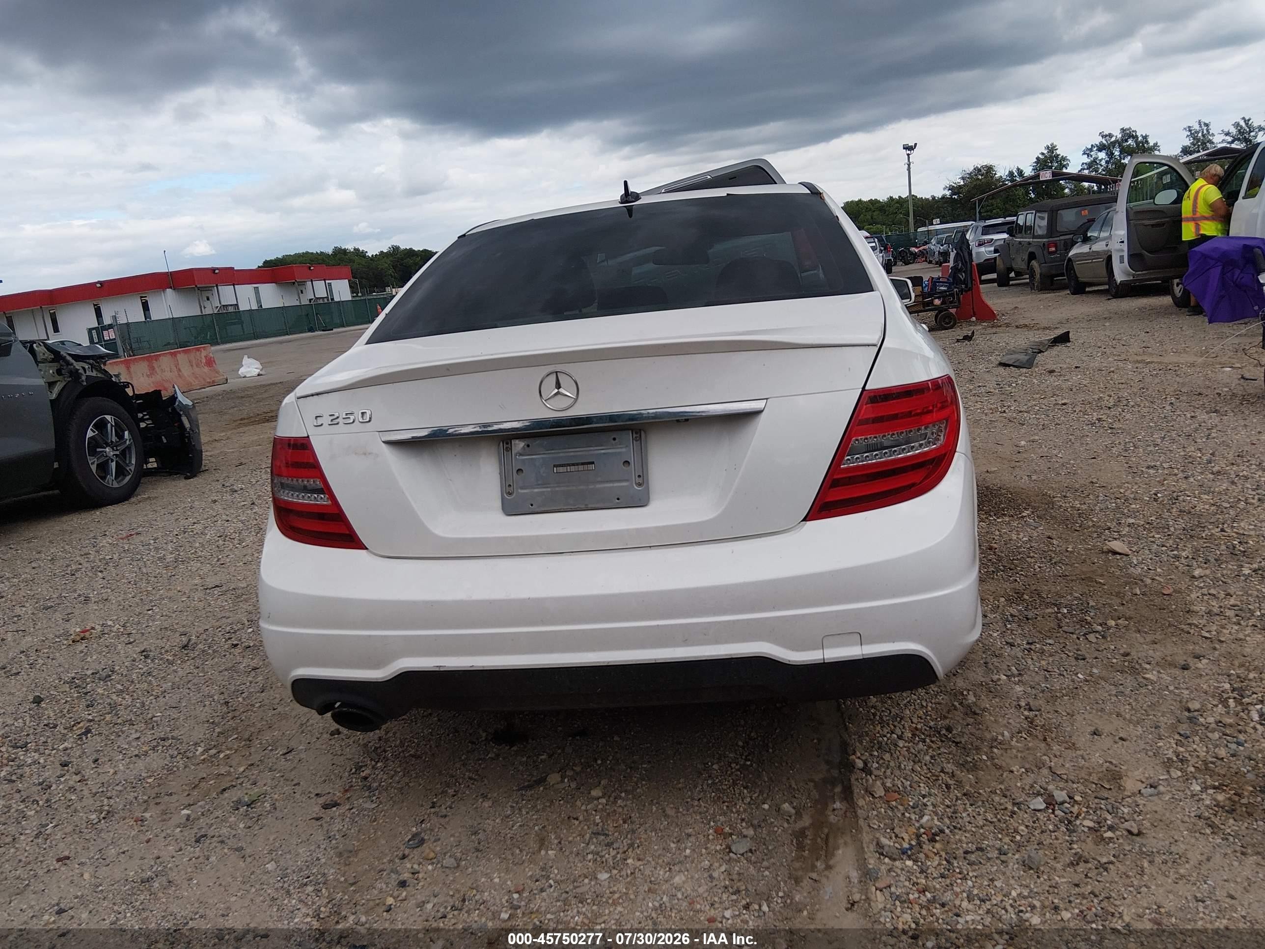 2013 Mercedes-benz C 250 Sport White vin: WDDGF4HB6DR276135