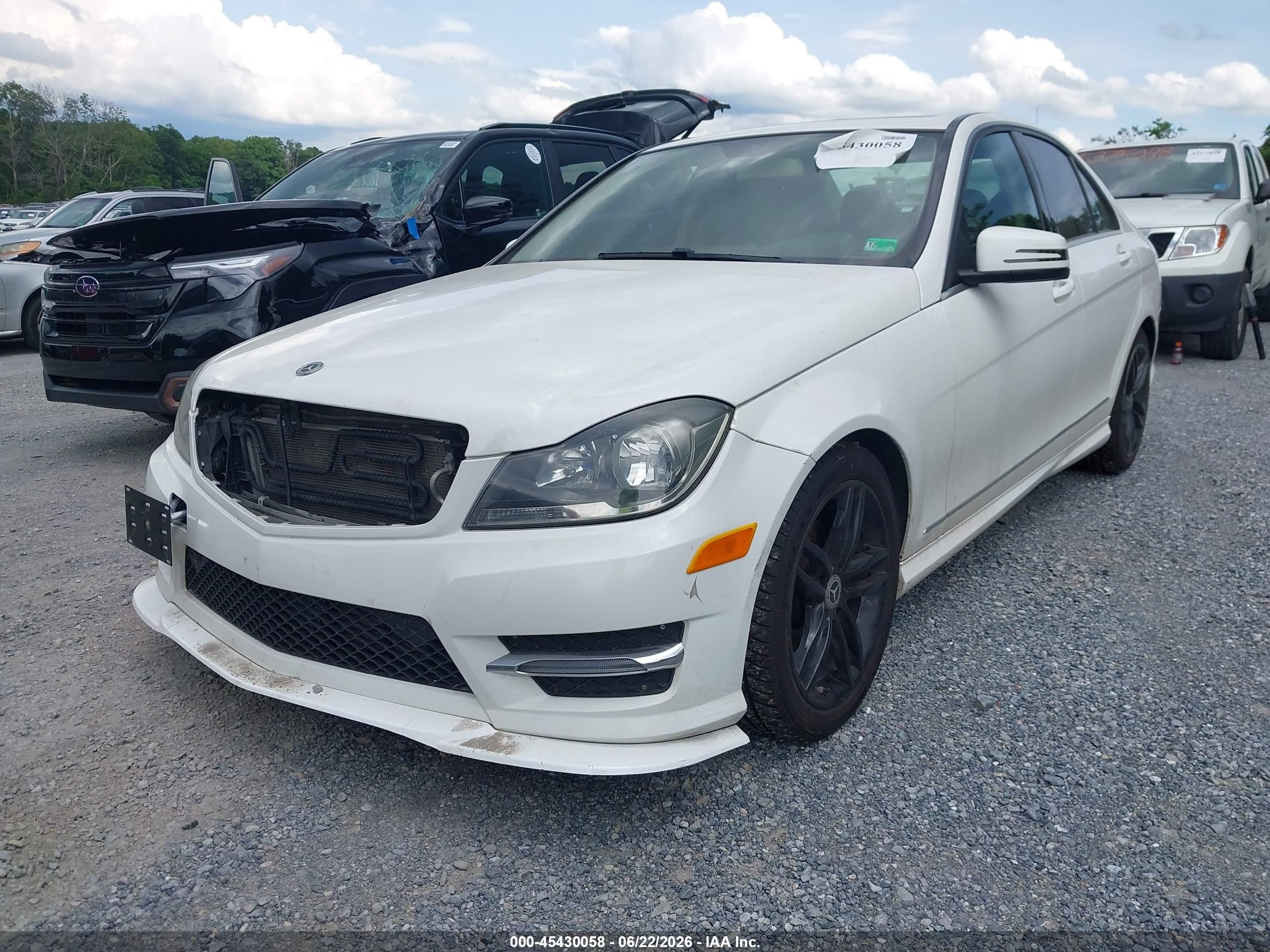 2013 Mercedes-benz C 250 Sport White vin: WDDGF4HB6DR288091