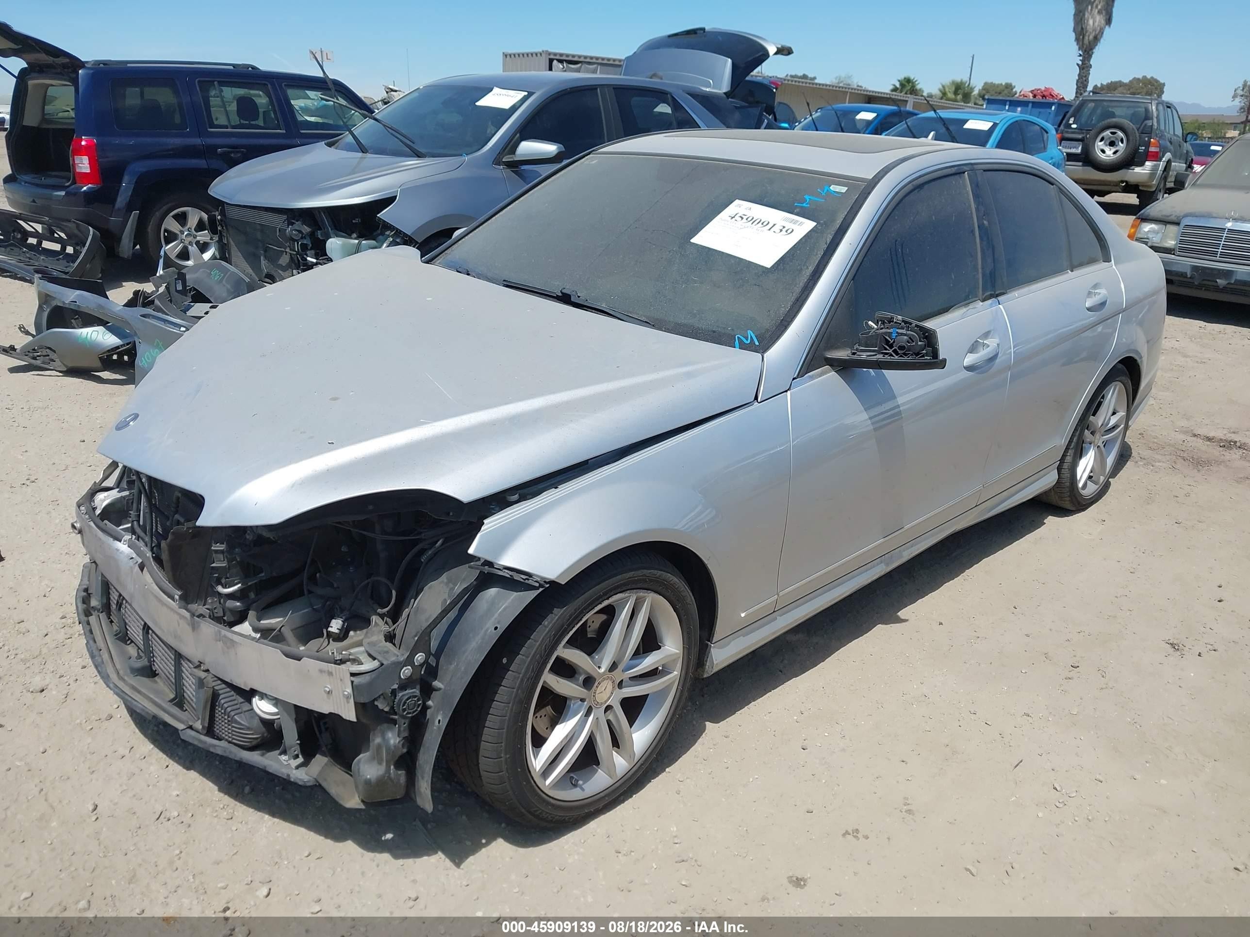 2013 Mercedes-benz C 250 Sport Серебряный vin: WDDGF4HB6DR295395