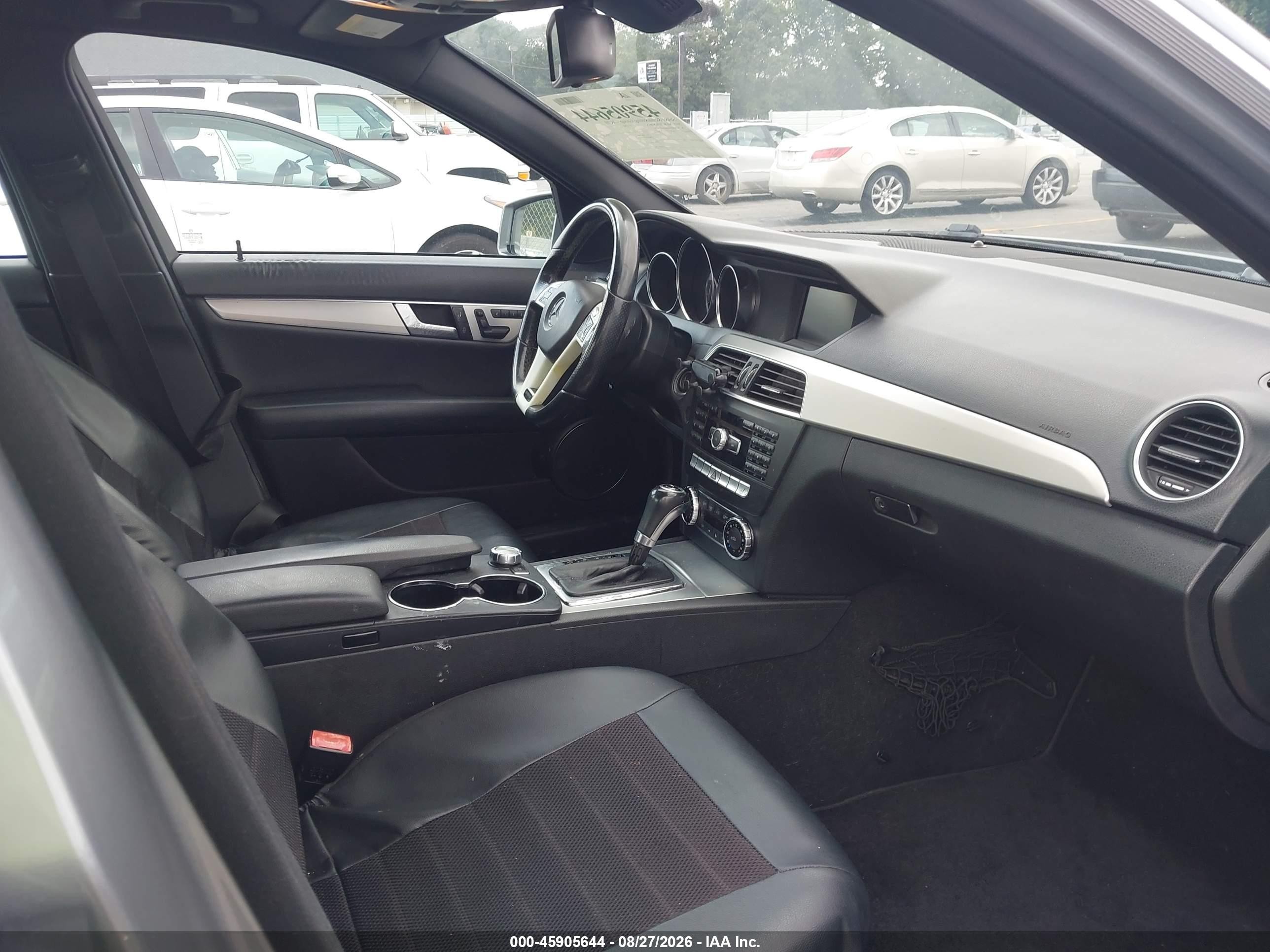 2013 Mercedes-benz C 250 Sport Серый vin: WDDGF4HB6DR295879
