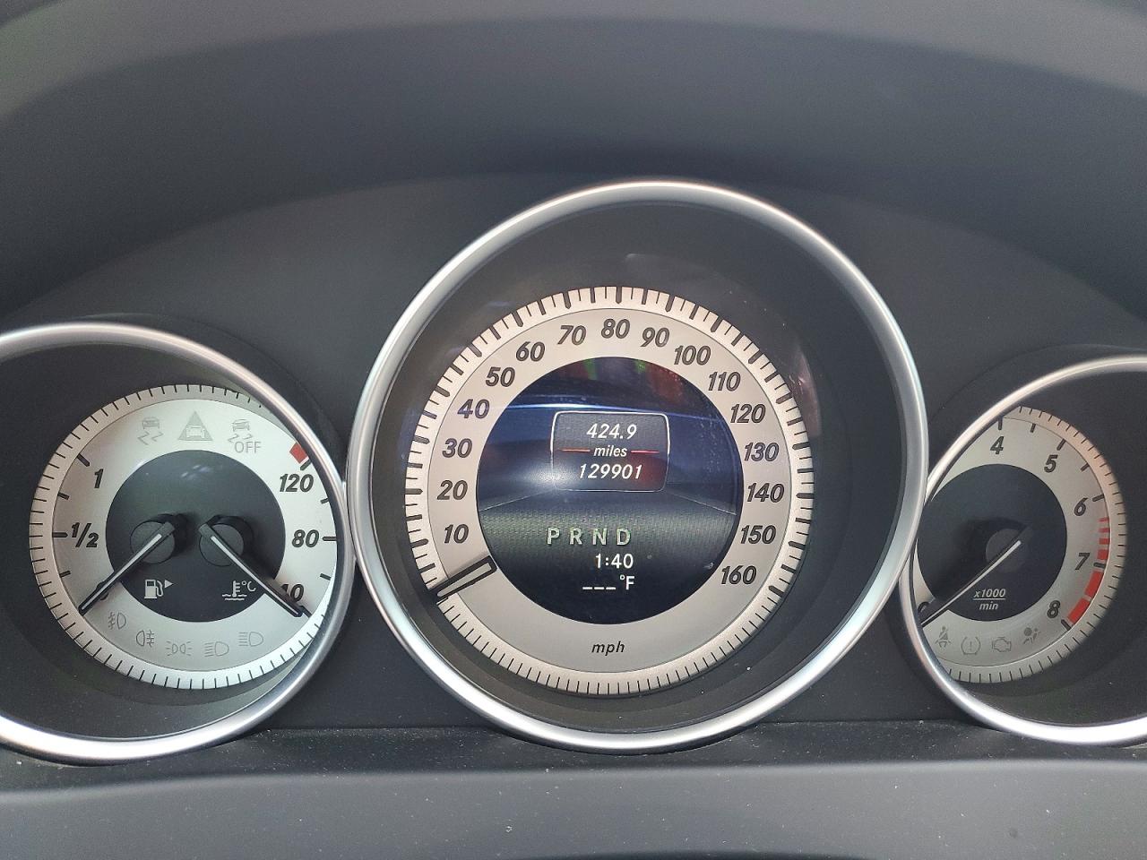 2014 Mercedes-benz C 250 Белый vin: WDDGF4HB6EA941079