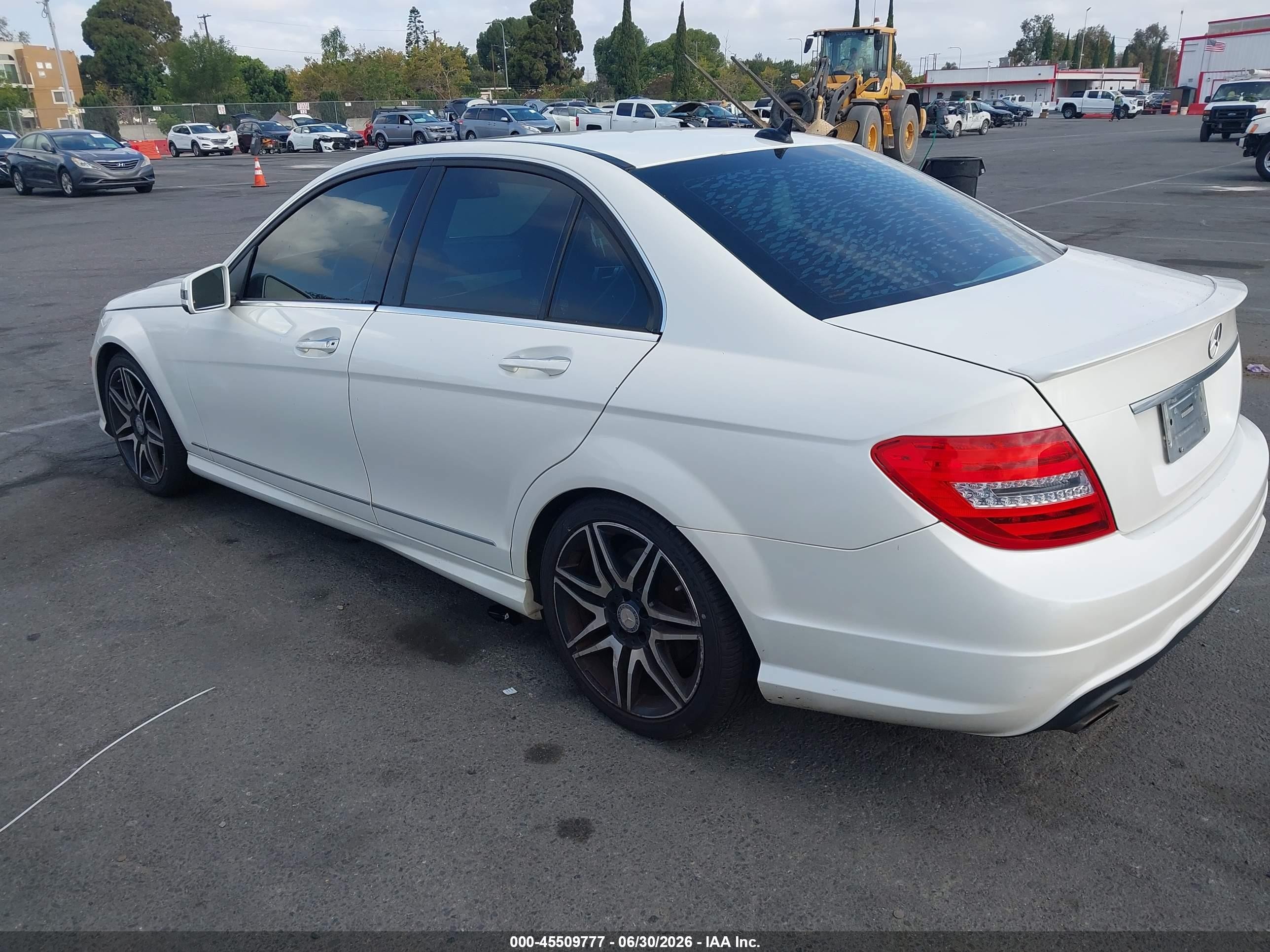 2014 Mercedes-benz C 250 Sport White vin: WDDGF4HB6EA946346
