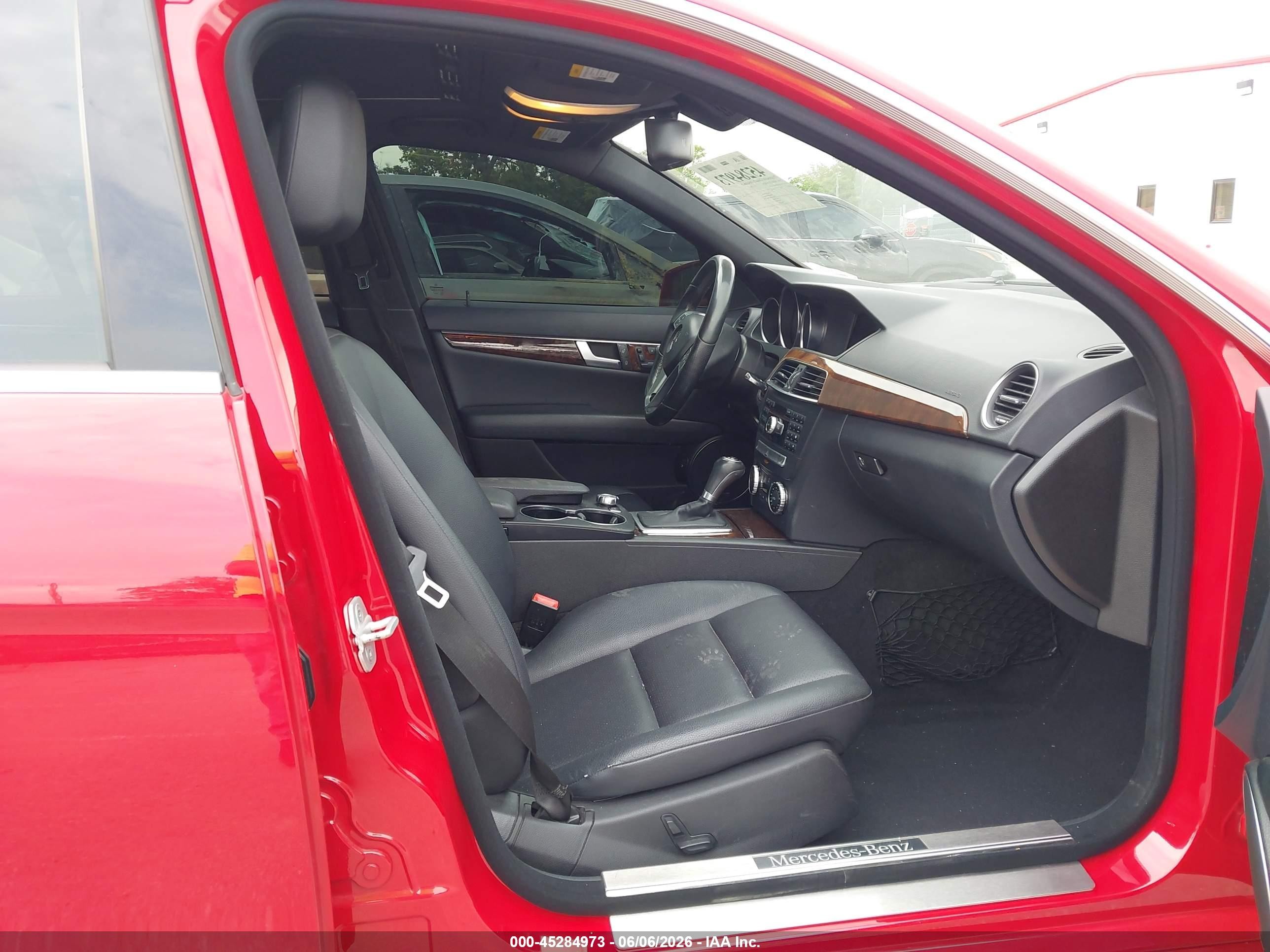 2014 Mercedes-benz C 250 Sport Red vin: WDDGF4HB6EA947075
