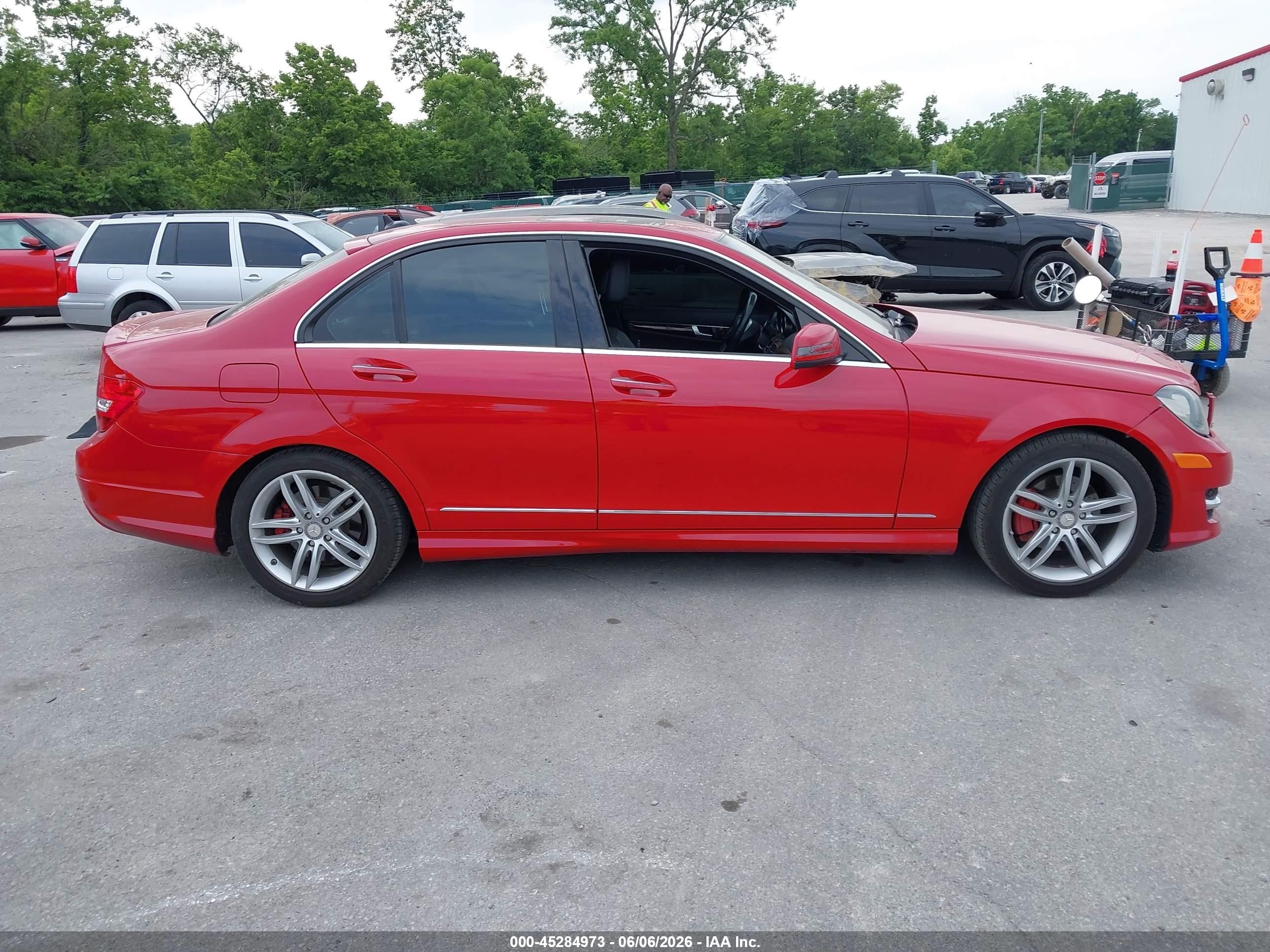 2014 Mercedes-benz C 250 Sport Red vin: WDDGF4HB6EA947075