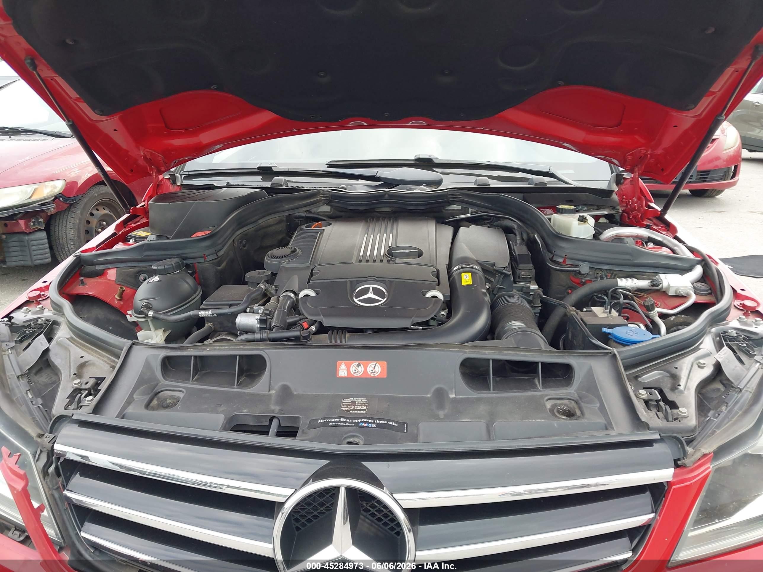 2014 Mercedes-benz C 250 Sport Red vin: WDDGF4HB6EA947075
