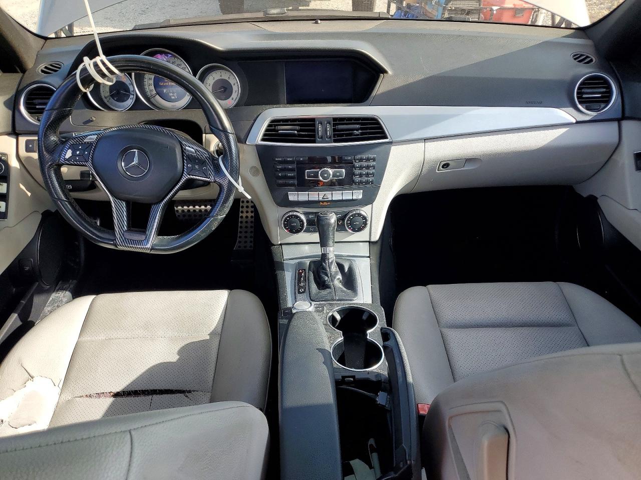 2014 Mercedes-benz C 250 Silver vin: WDDGF4HB6EA948954