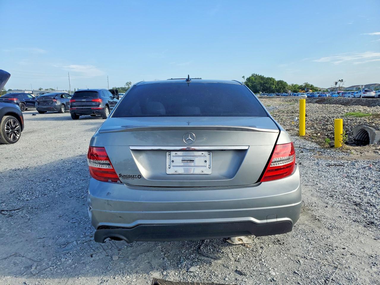 2014 Mercedes-benz C 250 Silver vin: WDDGF4HB6EA948954