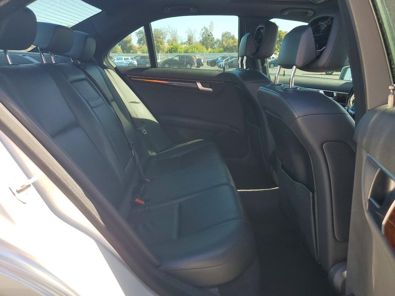 2014 Mercedes-benz C 250 Silver vin: WDDGF4HB6EA958996
