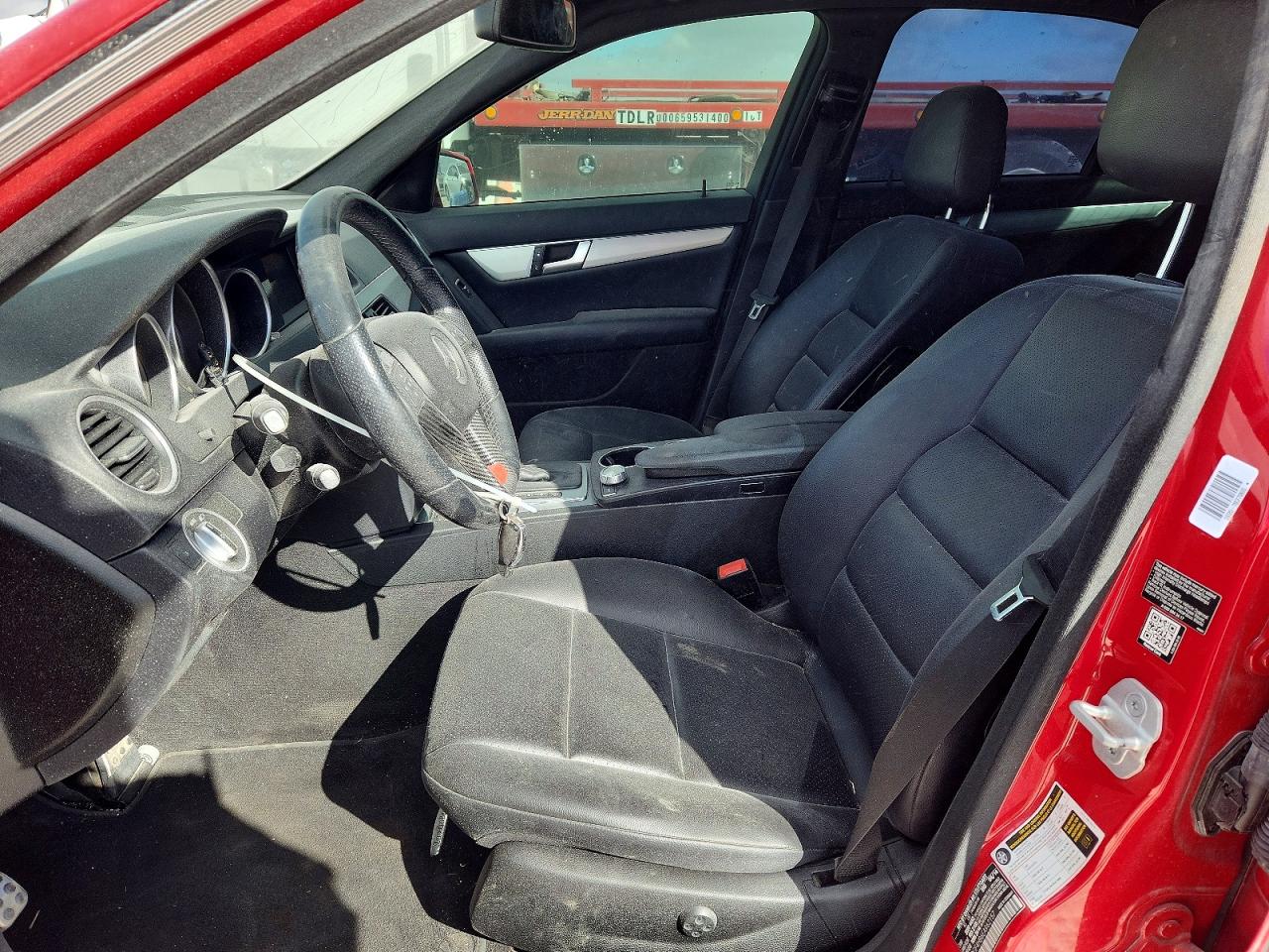 2014 Mercedes-benz C 250 Красный vin: WDDGF4HB6EA962157