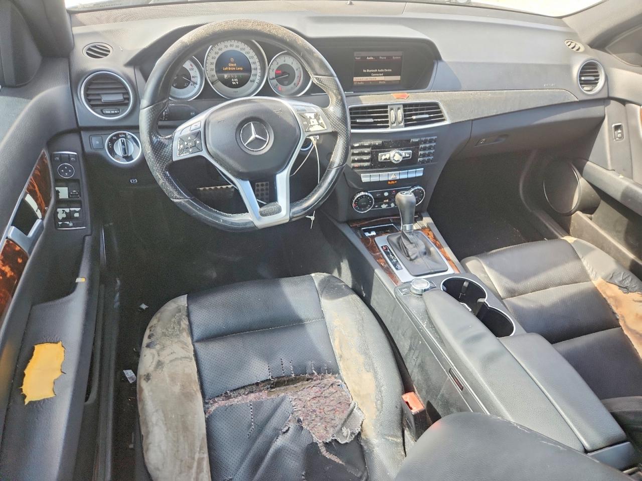 2014 Mercedes-benz C 250 Белый vin: WDDGF4HB6ER316148
