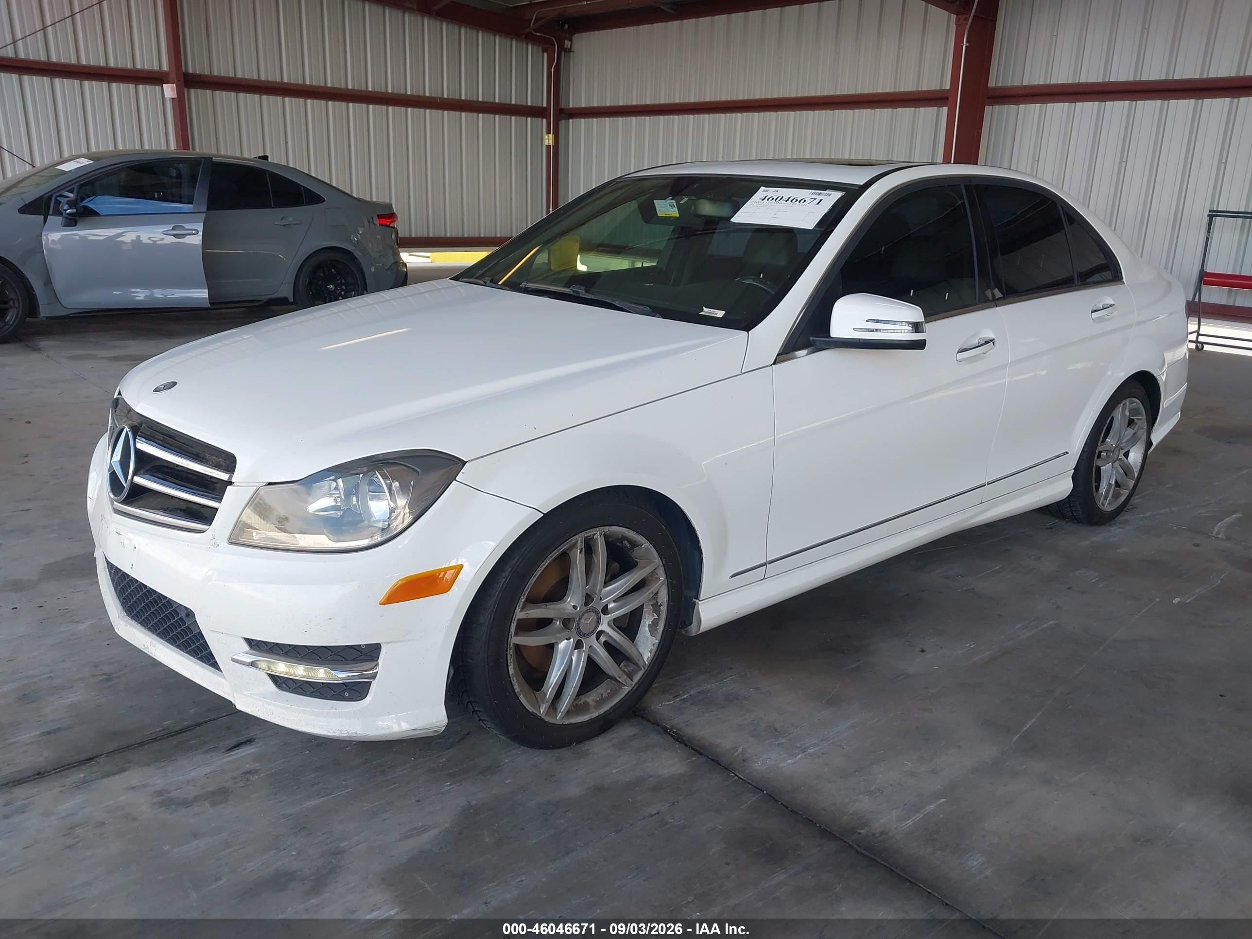 2014 Mercedes-benz C 250 Sport White vin: WDDGF4HB6ER316182