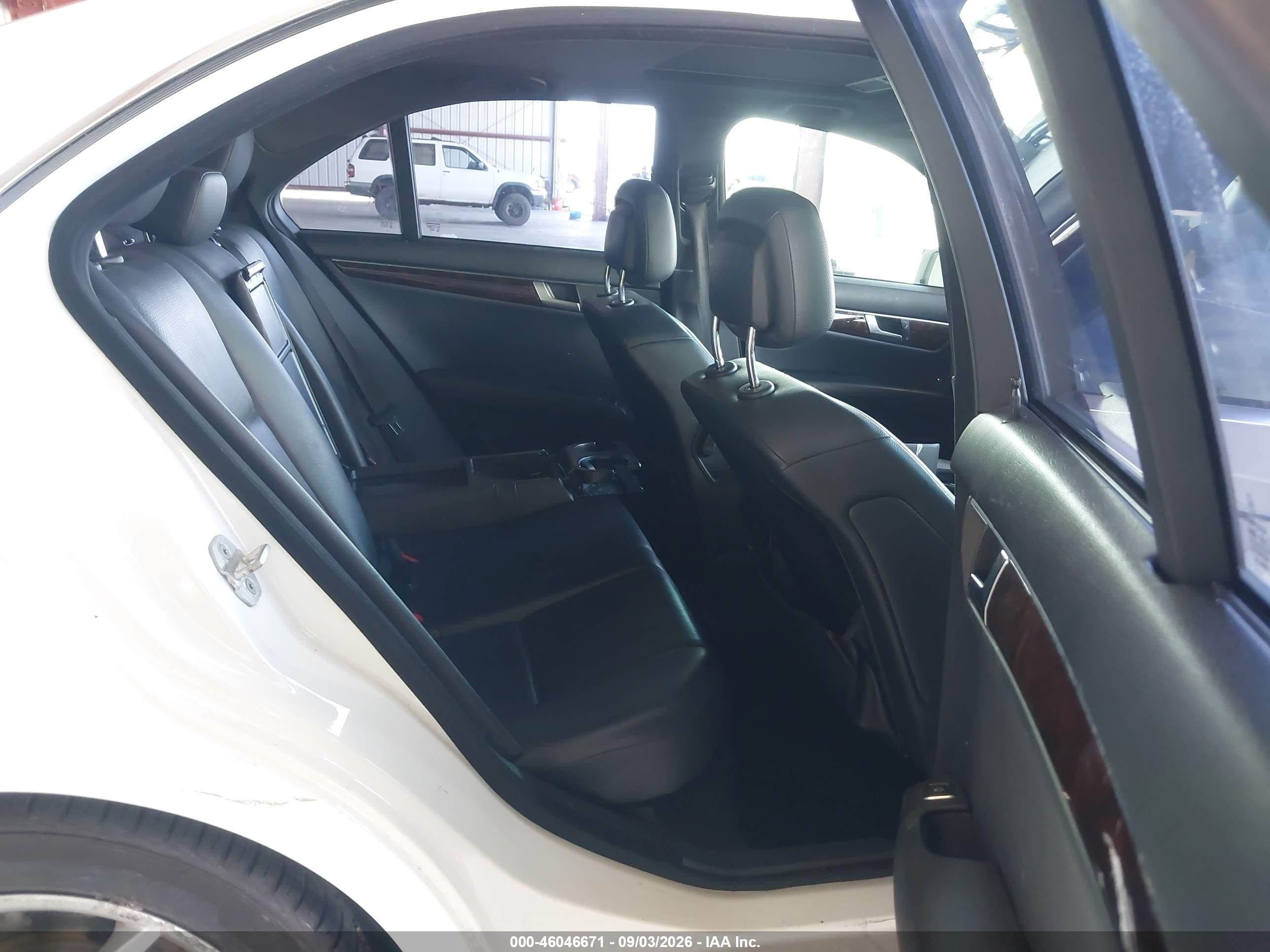 2014 Mercedes-benz C 250 Sport White vin: WDDGF4HB6ER316182