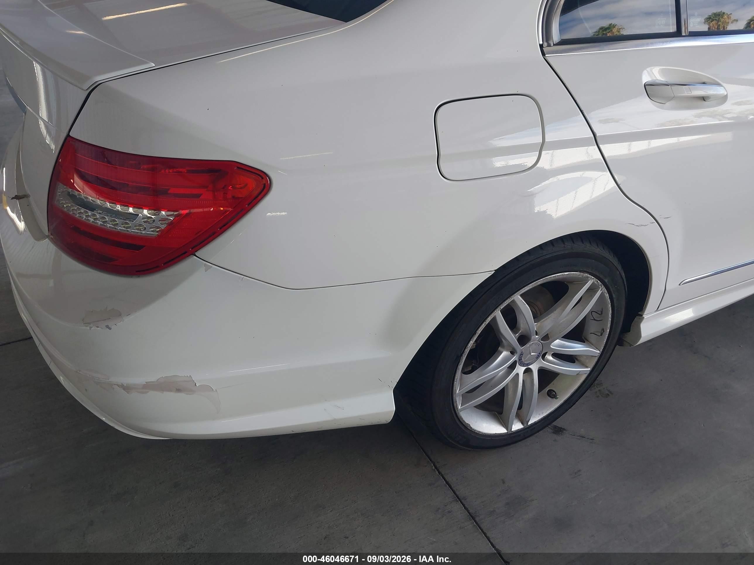 2014 Mercedes-benz C 250 Sport White vin: WDDGF4HB6ER316182