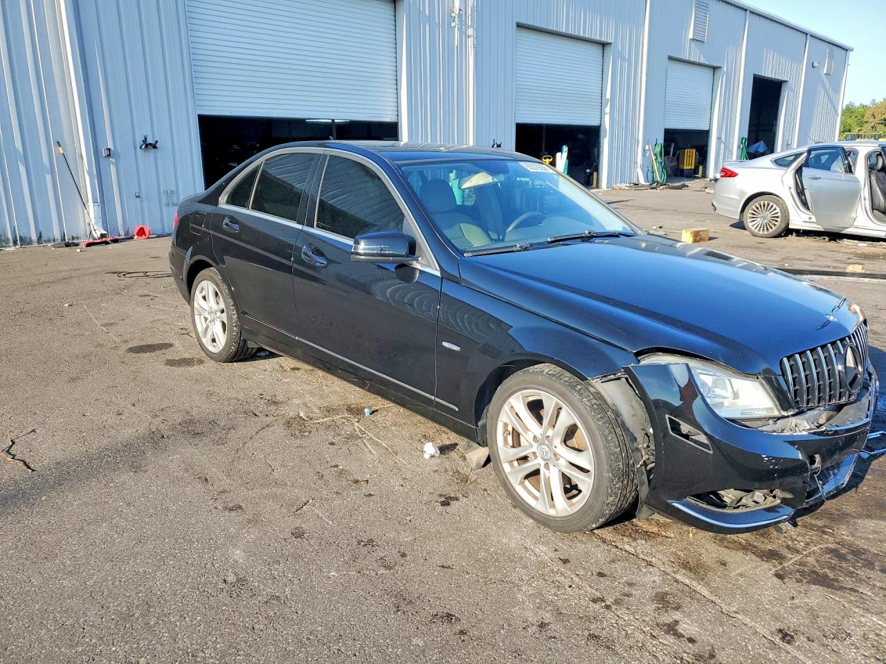 2012 Mercedes-benz C 250 Черный vin: WDDGF4HB7CA623579