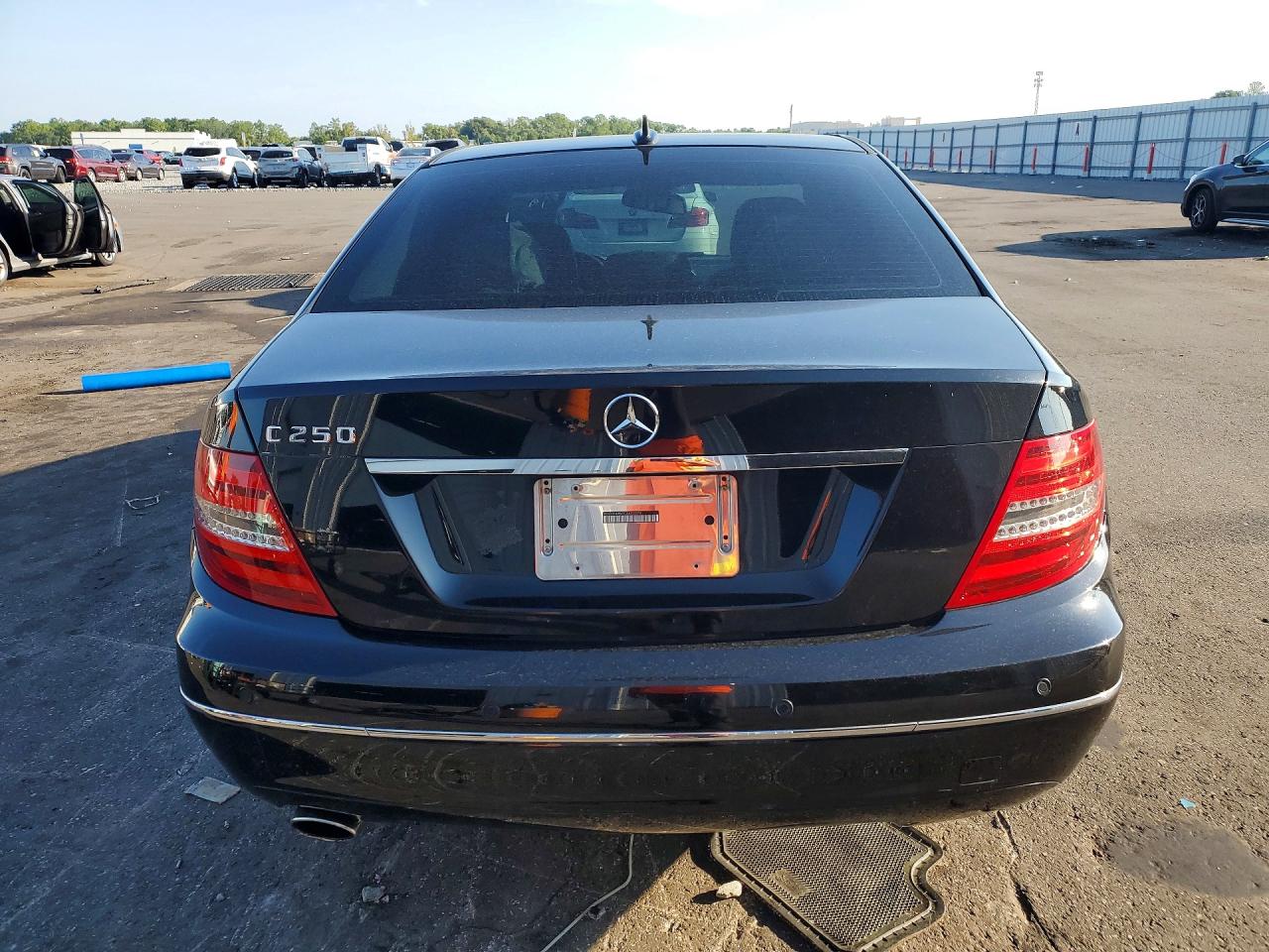 2012 Mercedes-benz C 250 Черный vin: WDDGF4HB7CA623579