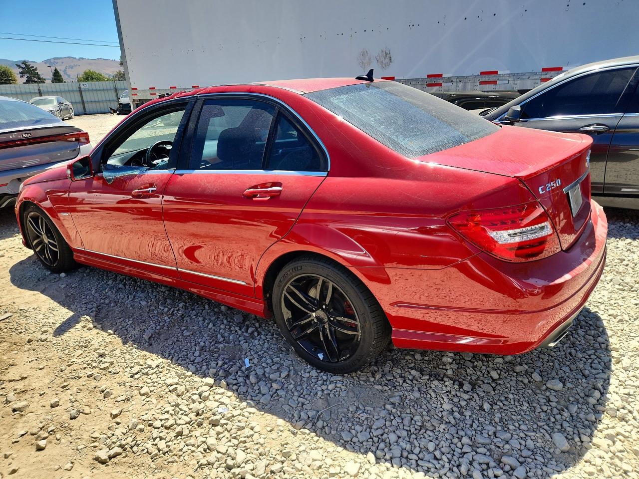 2012 Mercedes-benz C 250 Красный vin: WDDGF4HB7CR203418
