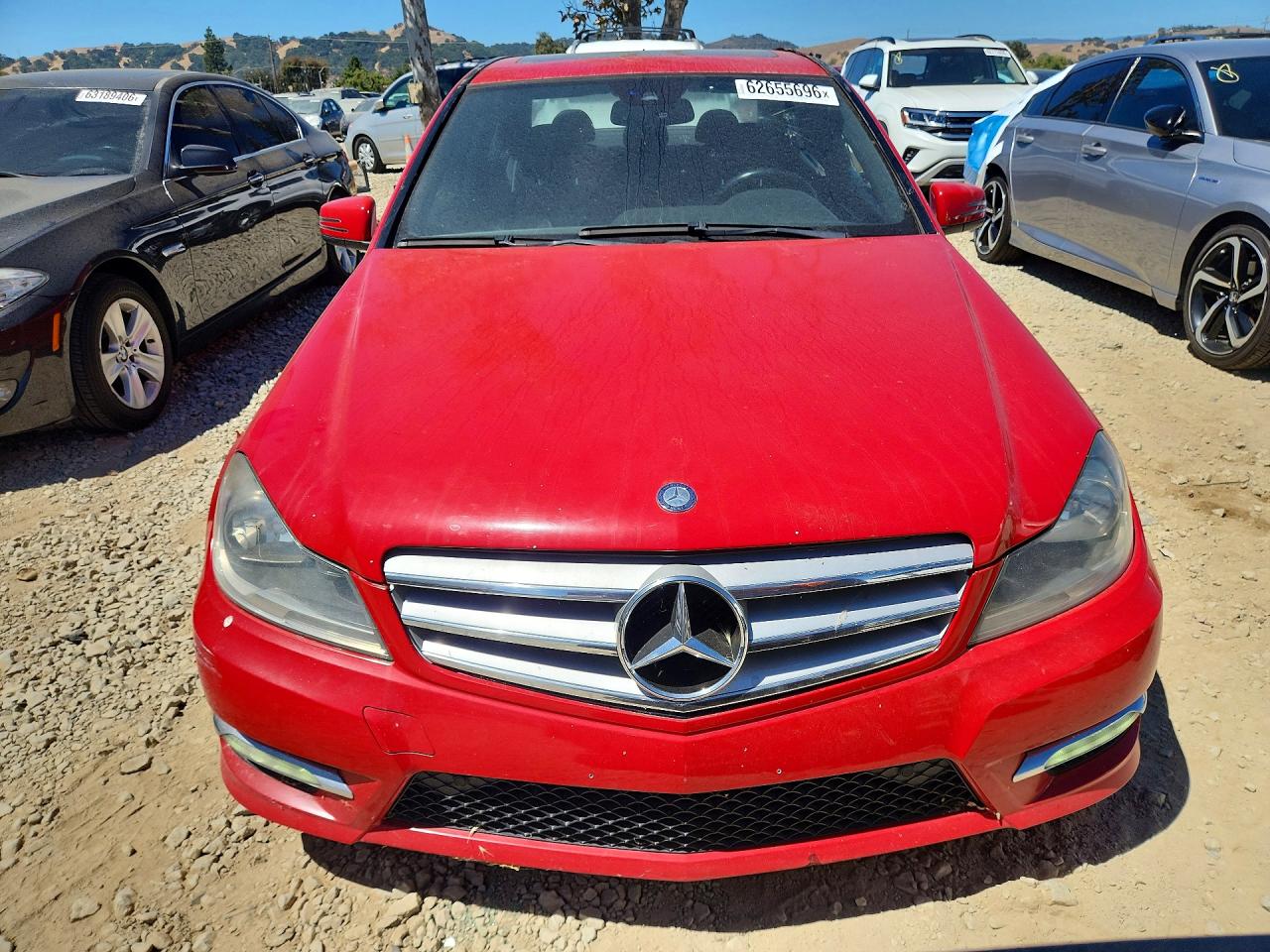 2012 Mercedes-benz C 250 Красный vin: WDDGF4HB7CR203418