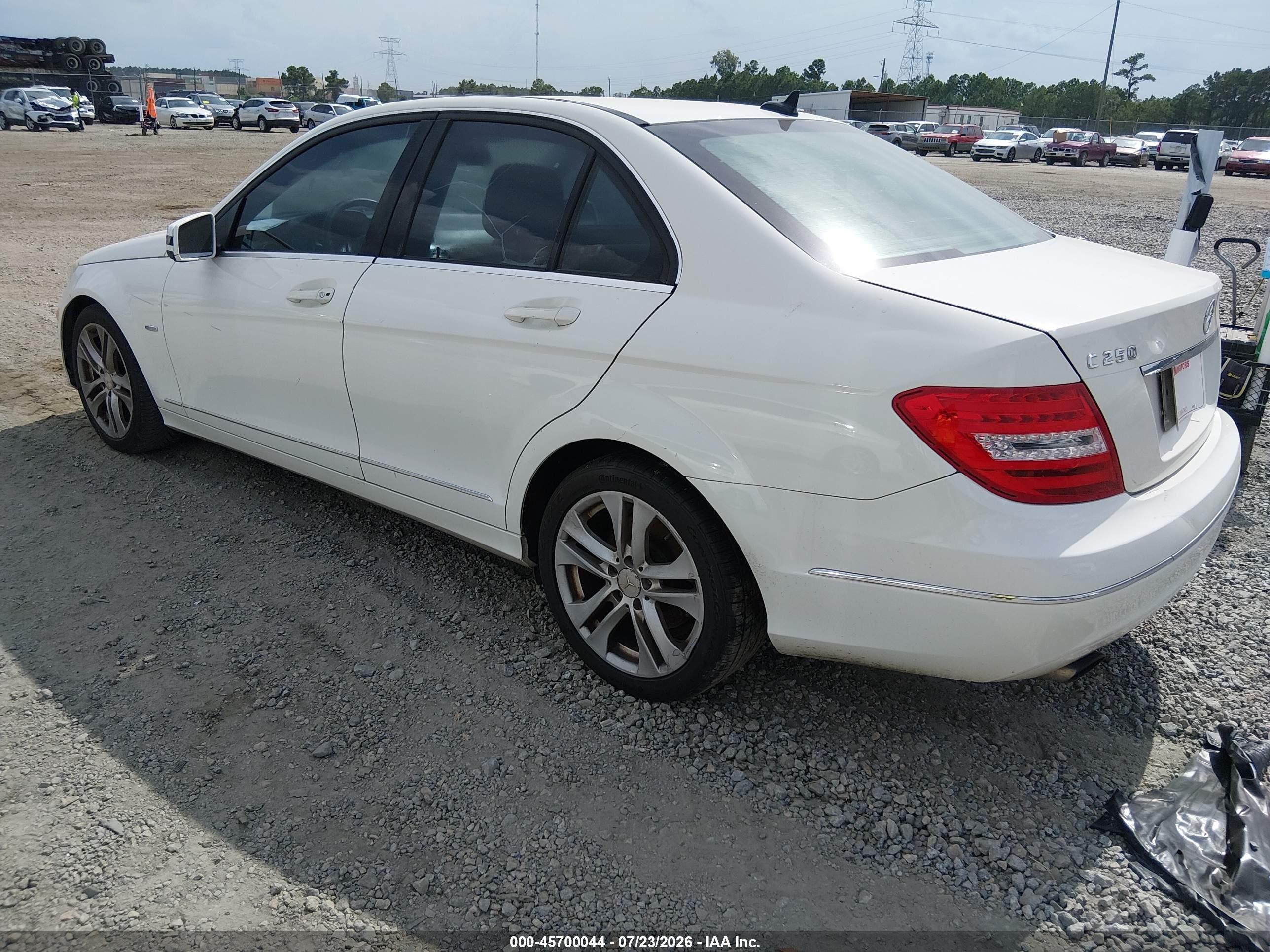 2012 Mercedes-benz C 250 Luxury White vin: WDDGF4HB7CR215326
