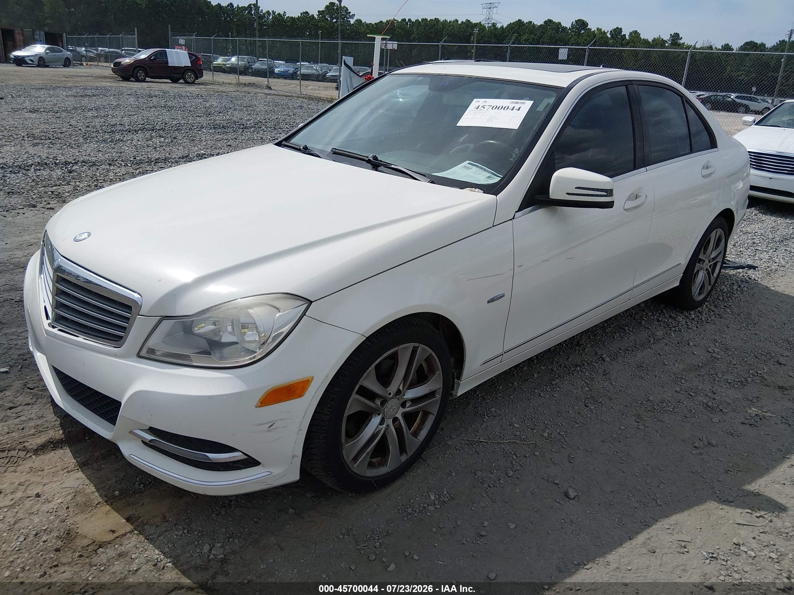 2012 Mercedes-benz C 250 Luxury White vin: WDDGF4HB7CR215326