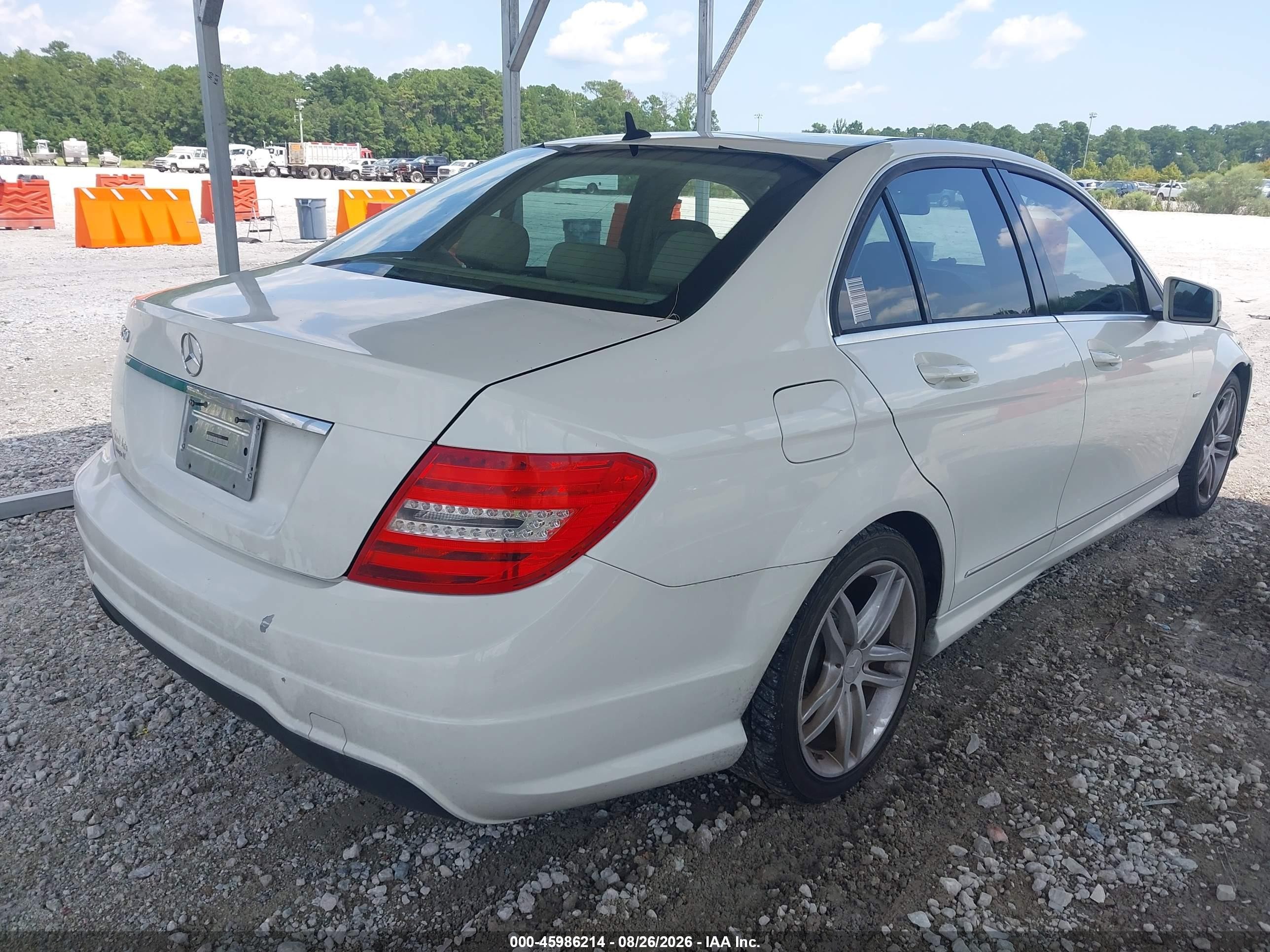 2012 Mercedes-benz C 250 Sport White vin: WDDGF4HB7CR219389