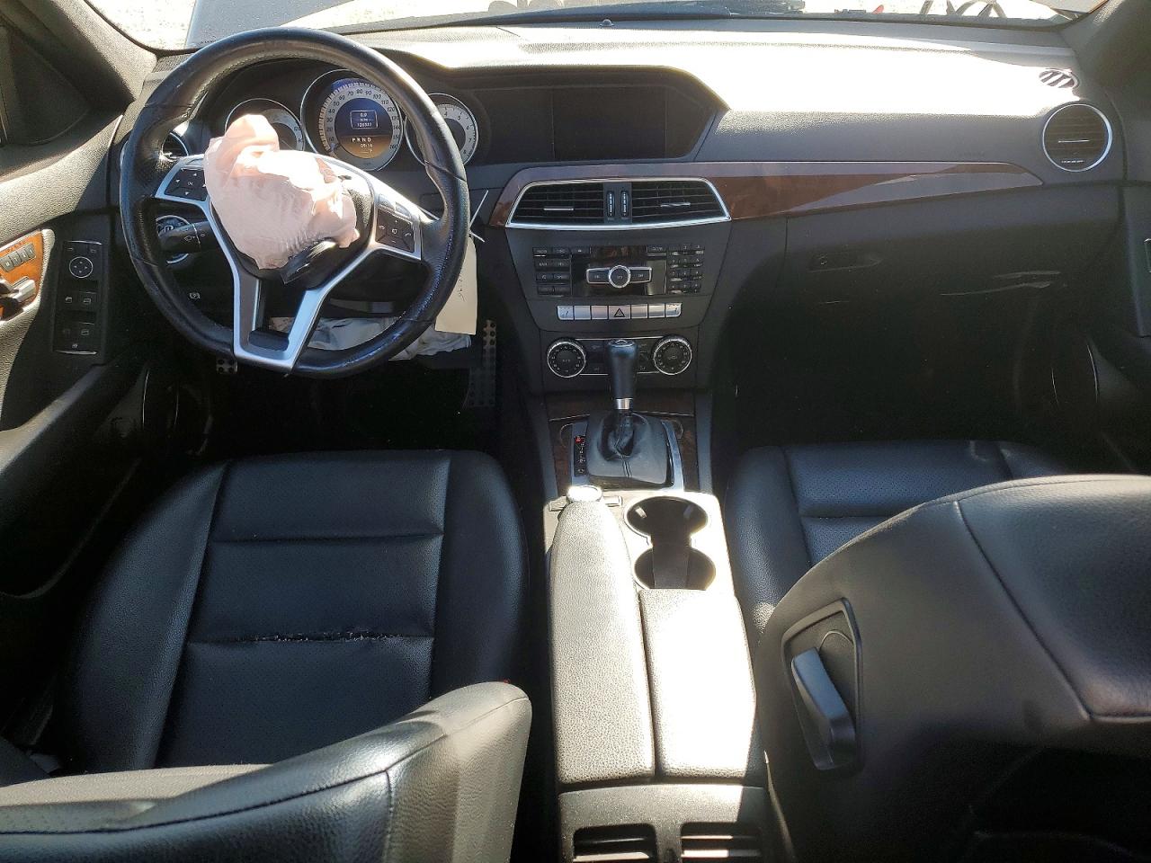 2012 Mercedes-benz C 250 Серый vin: WDDGF4HB7CR240422