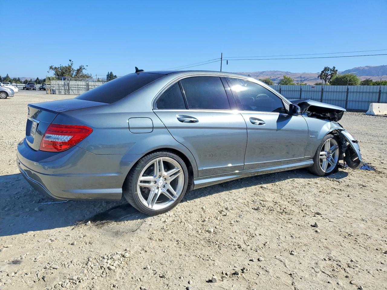 2012 Mercedes-benz C 250 Серый vin: WDDGF4HB7CR240422