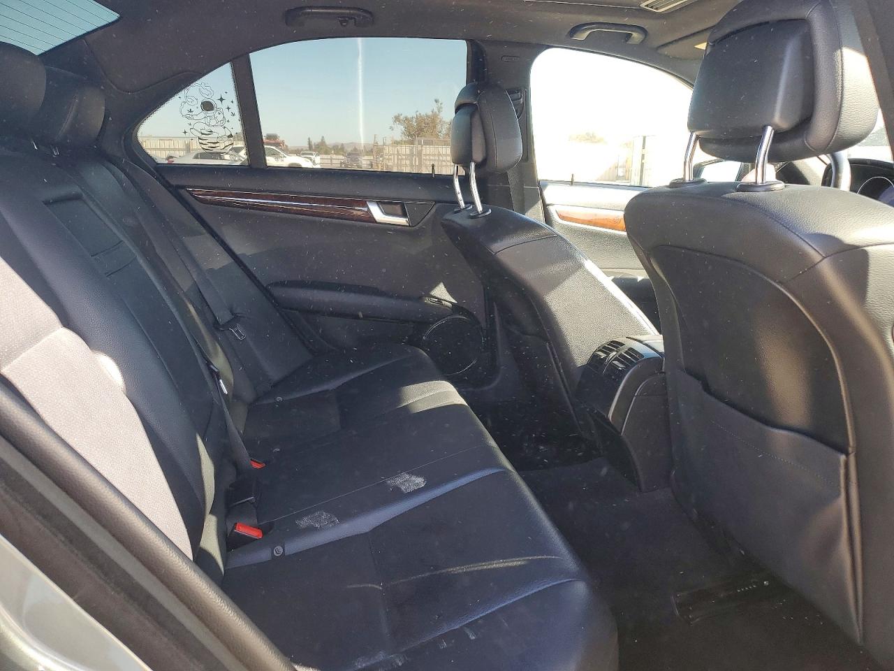 2012 Mercedes-benz C 250 Серый vin: WDDGF4HB7CR240422