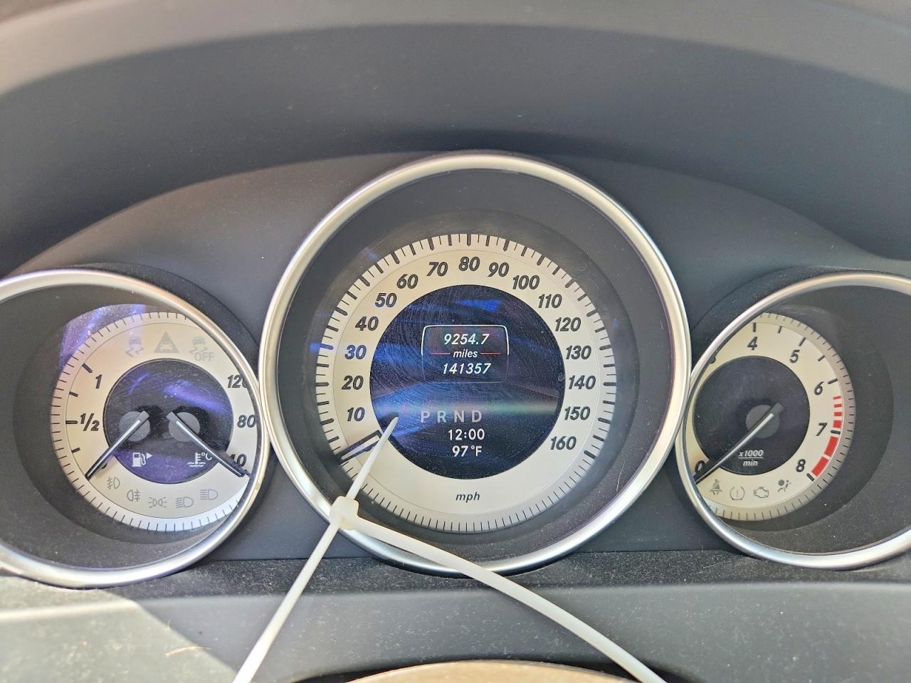 2013 Mercedes-benz C 250 White vin: WDDGF4HB7DA771541