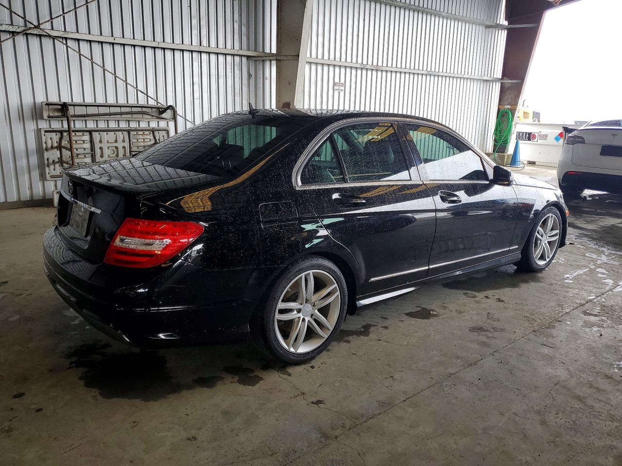 2013 Mercedes-benz C 250 Black vin: WDDGF4HB7DA779400