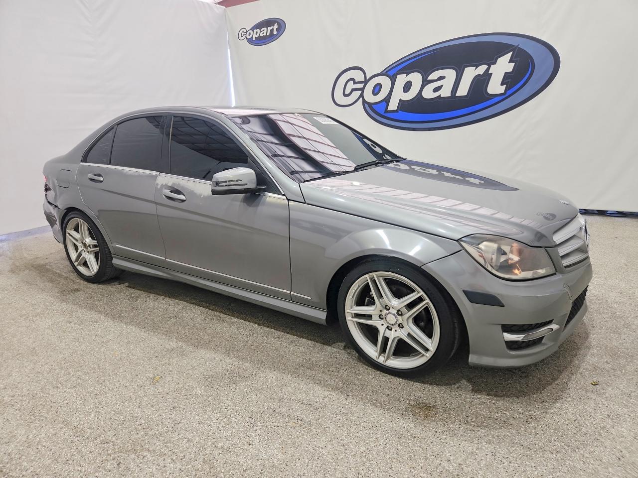 2013 Mercedes-benz C 250 Gray vin: WDDGF4HB7DA788226