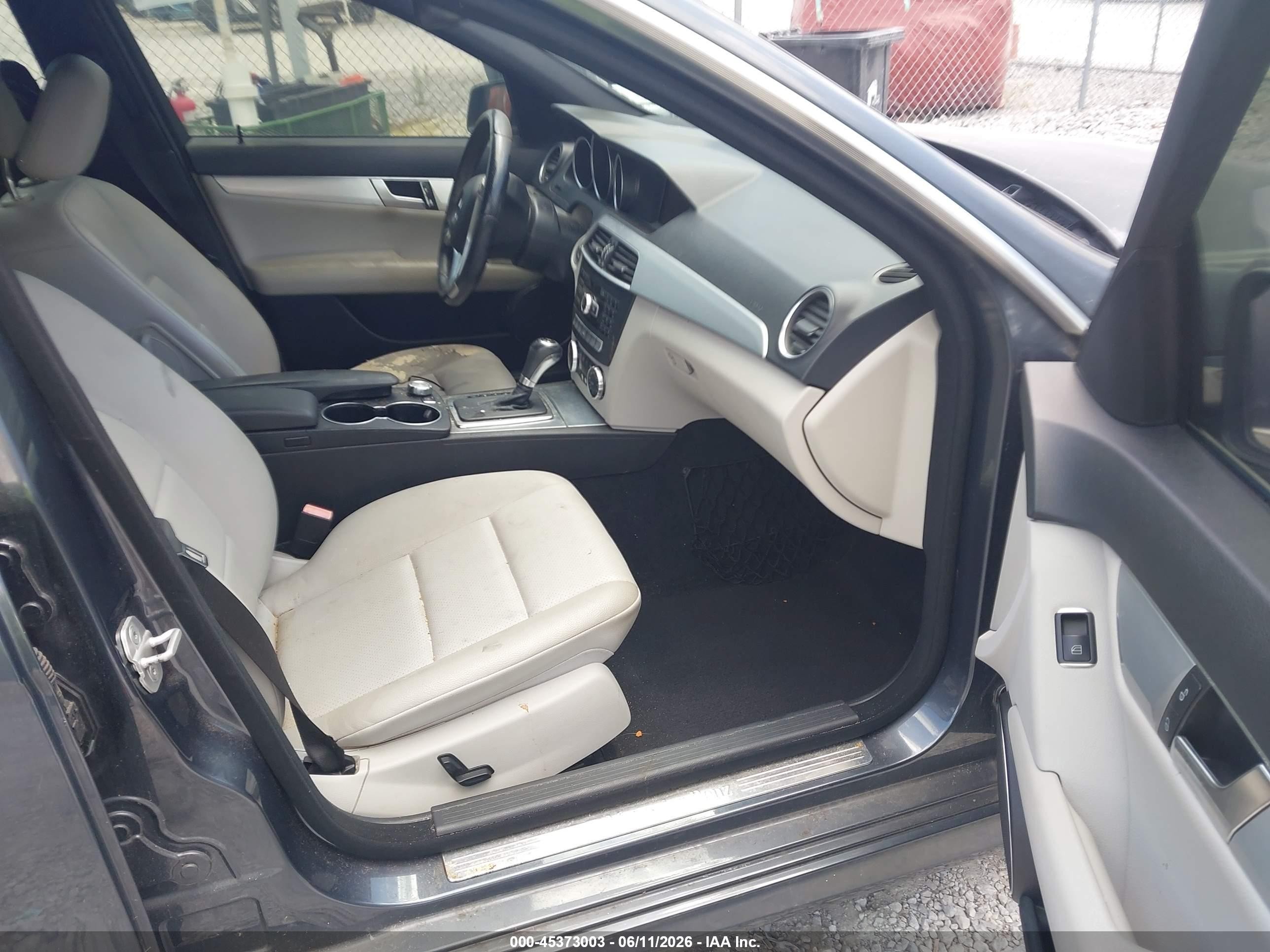 2013 Mercedes-benz C 250 Sport Blue vin: WDDGF4HB7DA808846