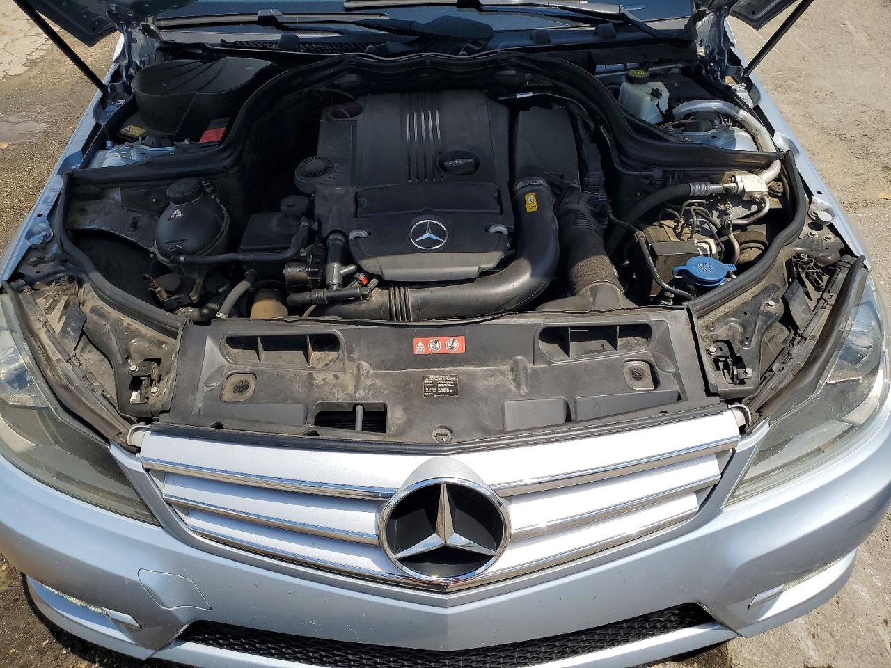 2013 Mercedes-benz C 250 Silver vin: WDDGF4HB7DA829566